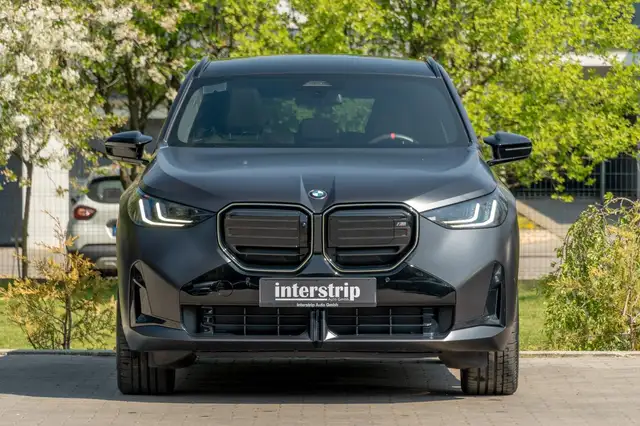 BMW X3 M view 2