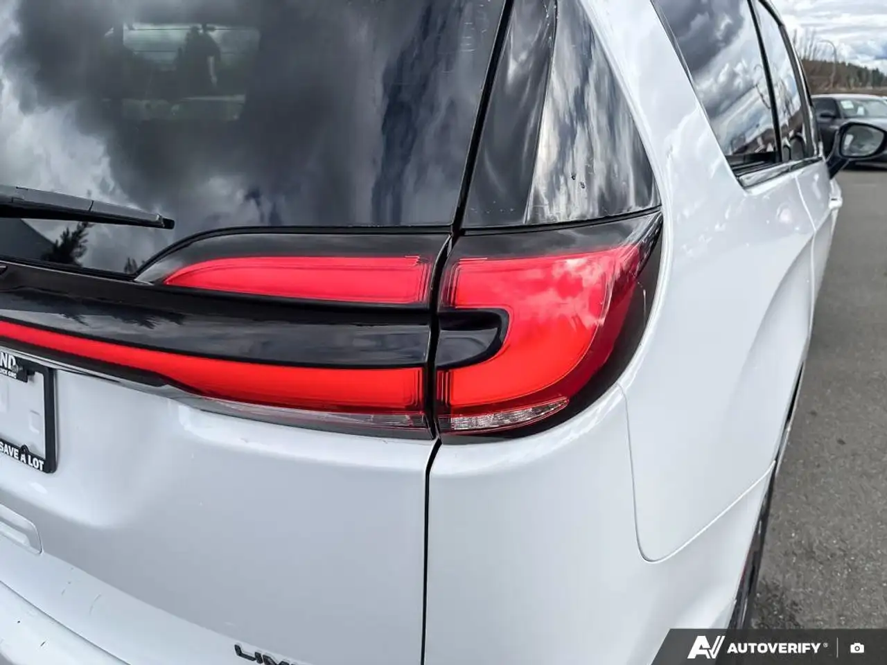 Chrysler Pacifica photo Chrysler Pacifica