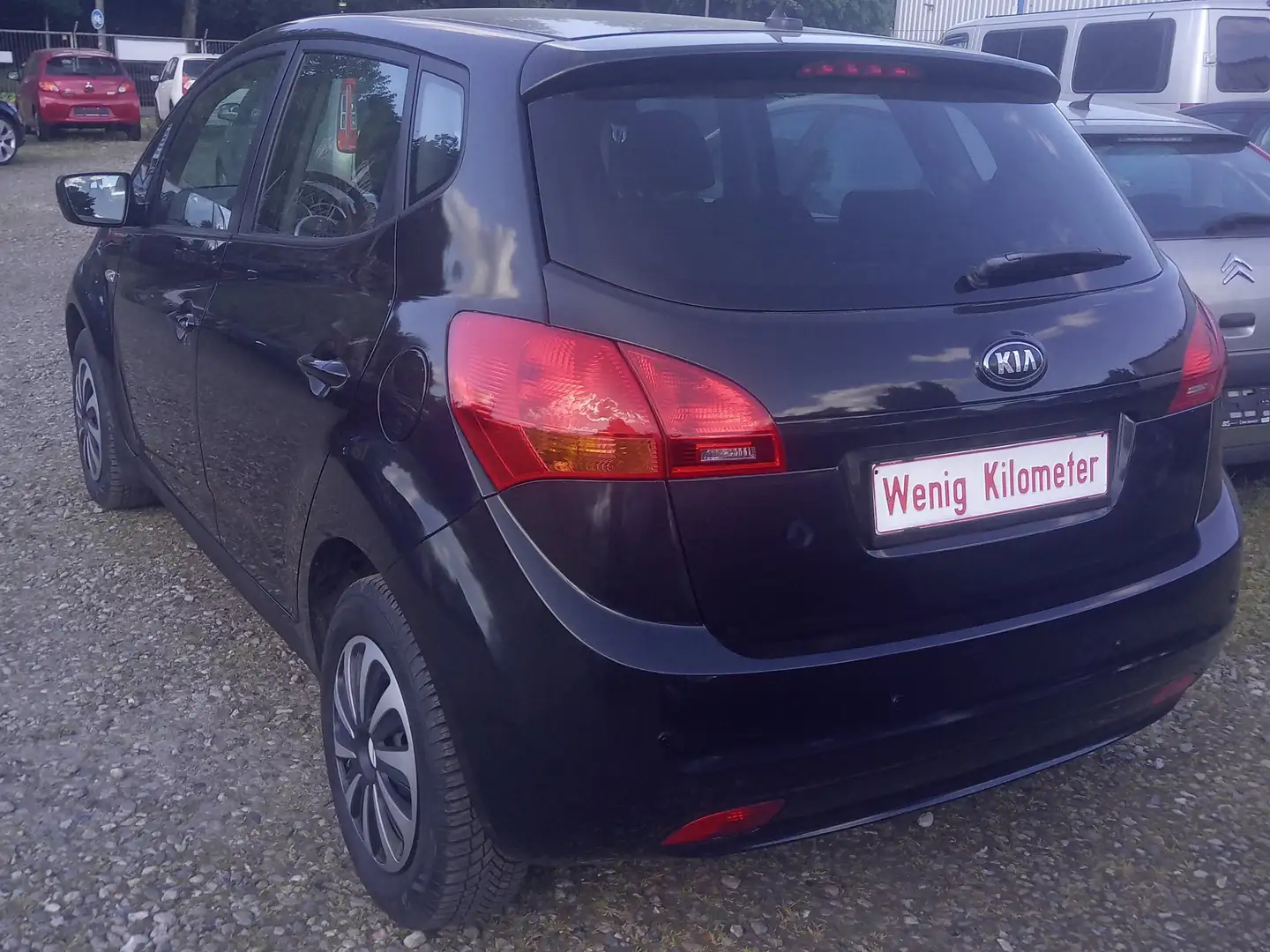 Kia Venga Attract Negro - 2