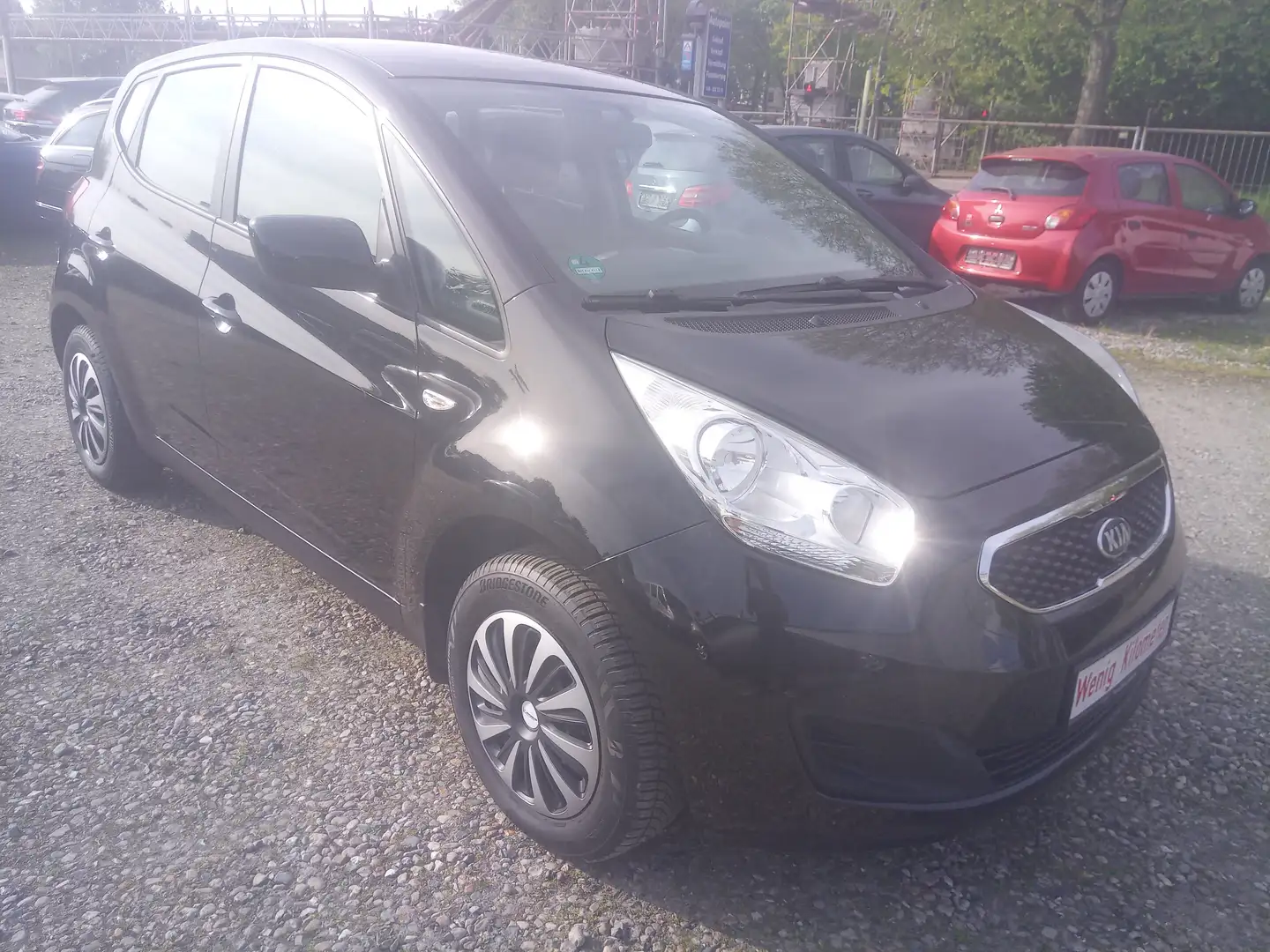 Kia Venga Attract Negro - 1
