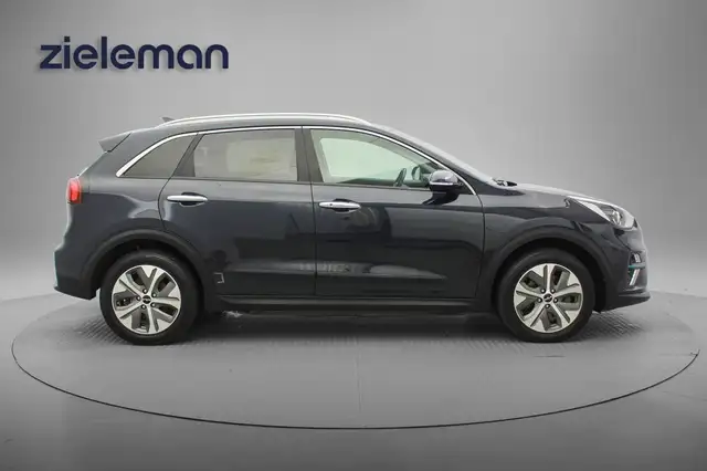 Kia E-Niro view 17