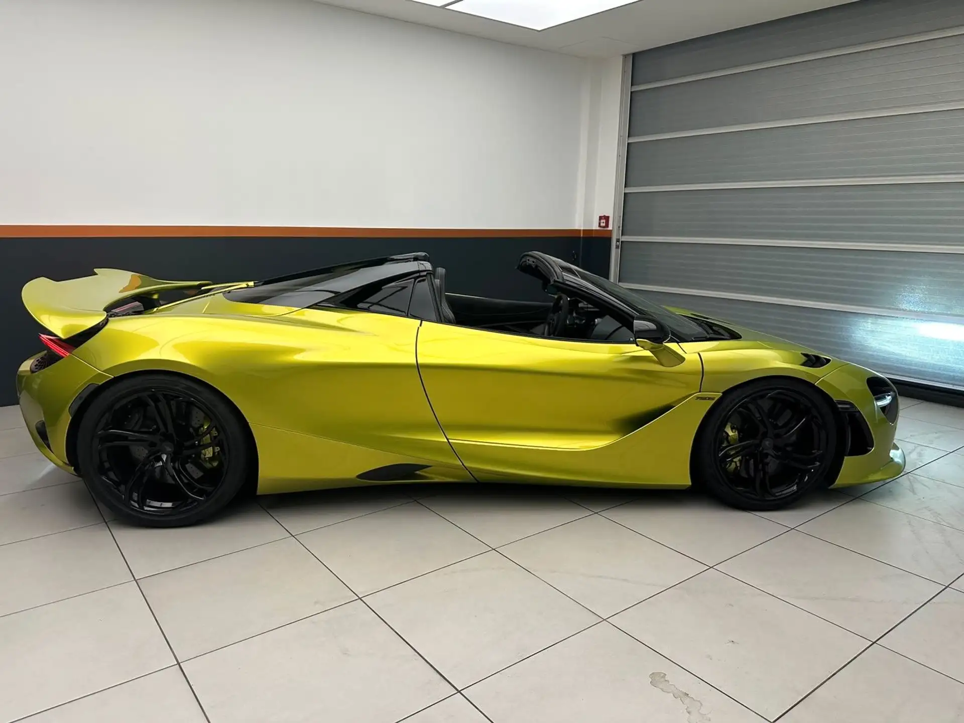 맥라렌 750S 750 2024 옐로 사진 2