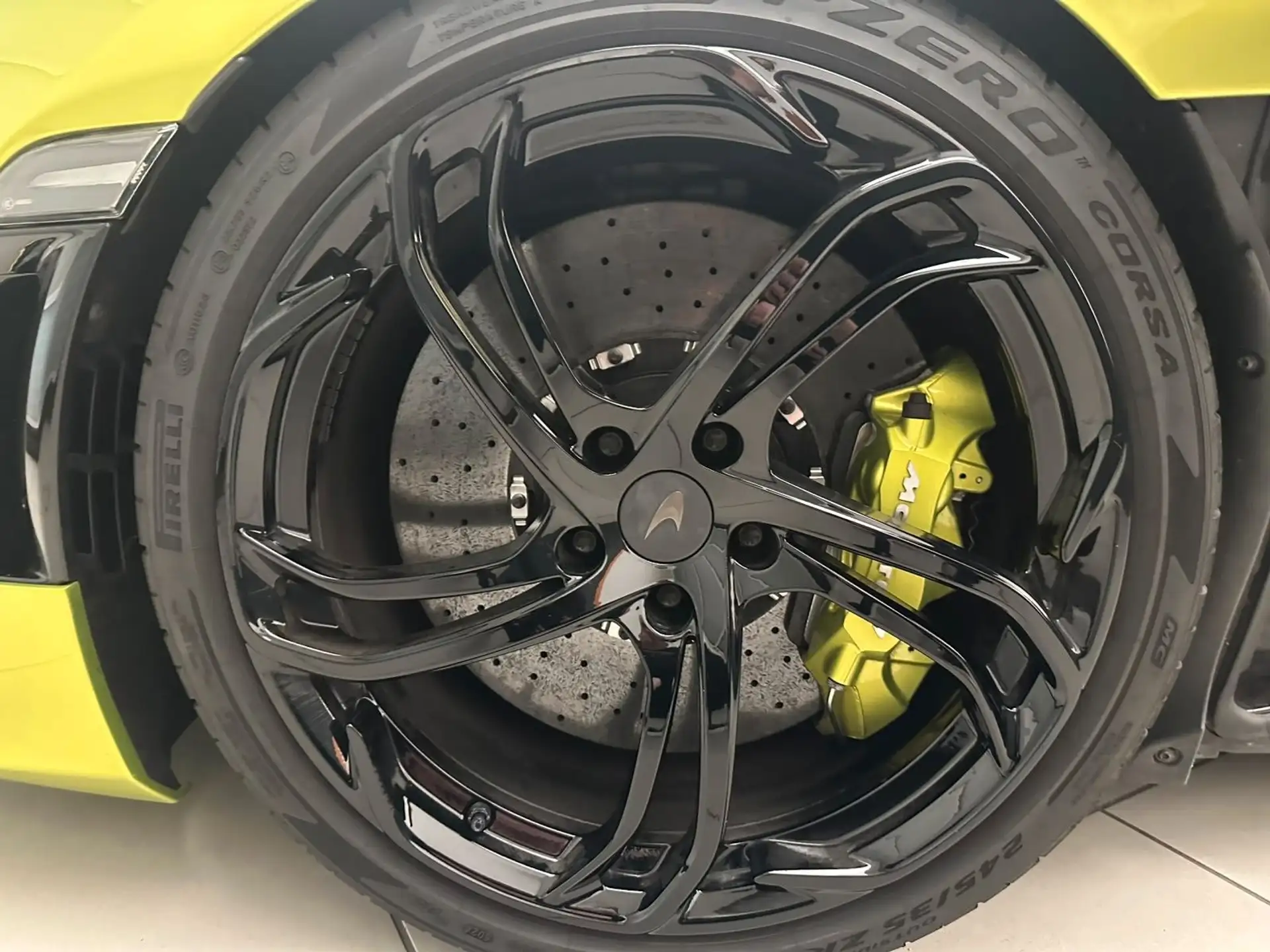 맥라렌 750S 750 2024 옐로 사진 6