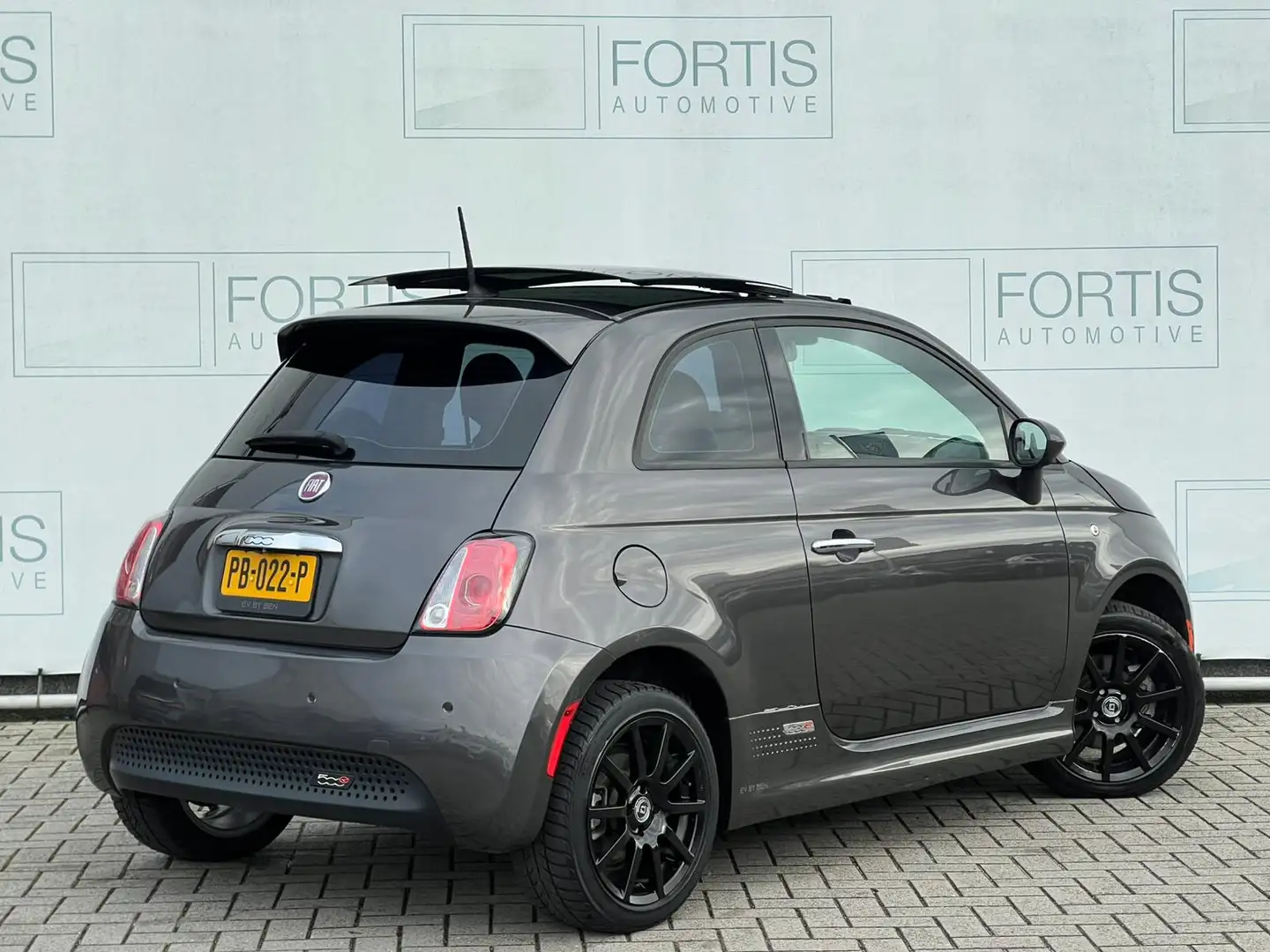 Fiat 500e 24kwh LEDER | PANO | STOELVERW | Grijs - 2