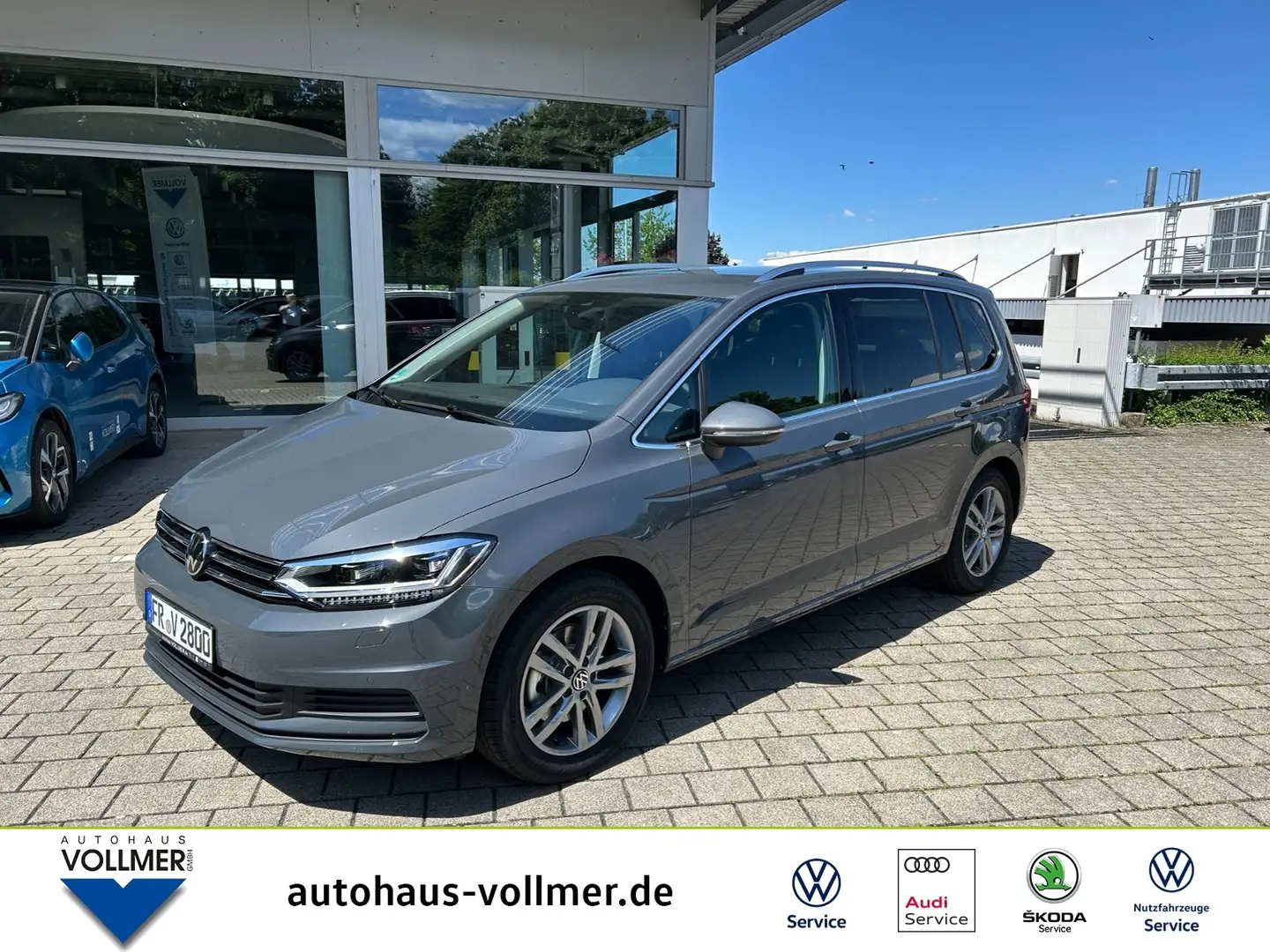 Volkswagen Touran 1.5 TSI DSG Comfortline AHK,Navi,ACC,SHZ,RearView Grau - 1