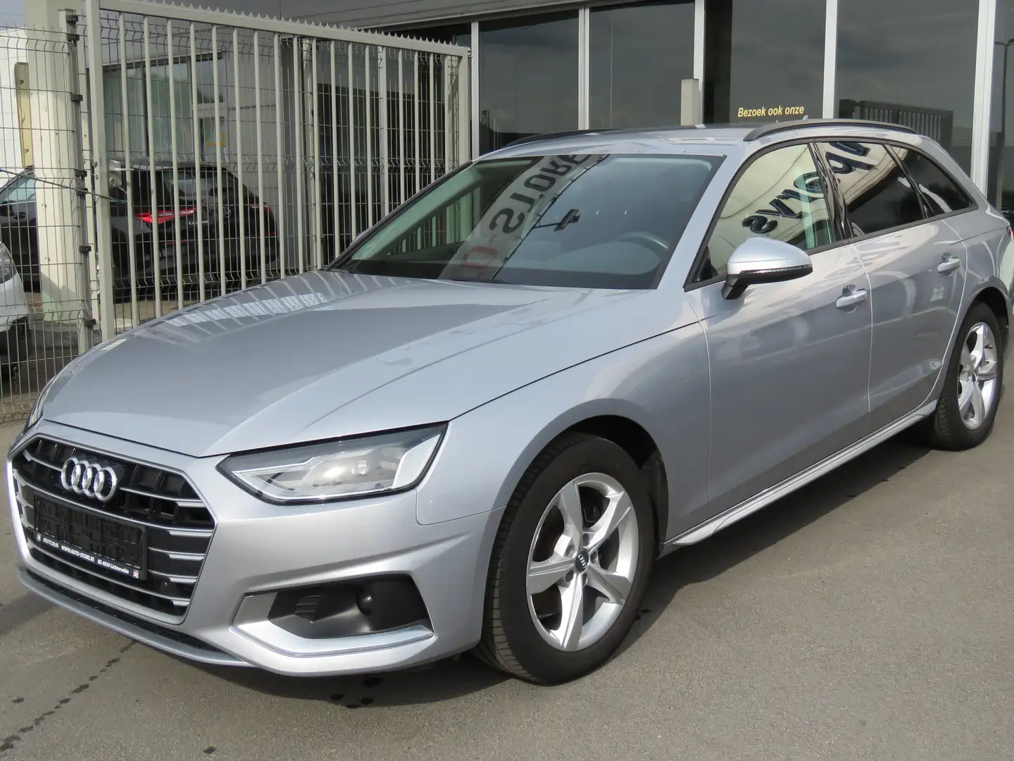 Audi A4 35 TFSI Design S tronic - Navi - New Model - PDC Plateado - 1