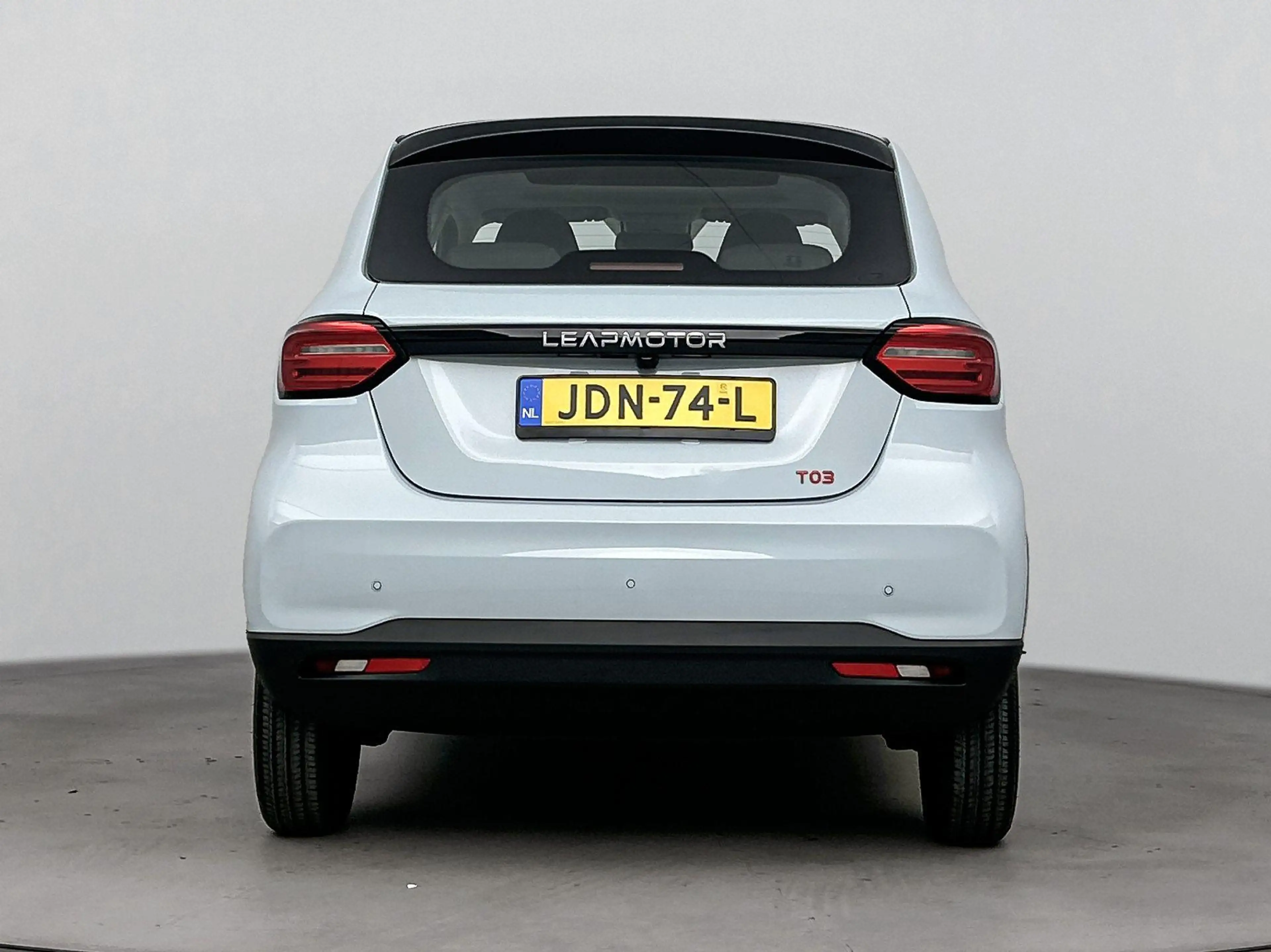 Leapmotor T03 Design 37.3 kWh | Navigatie | Camera | Adaptieve C — photo 6