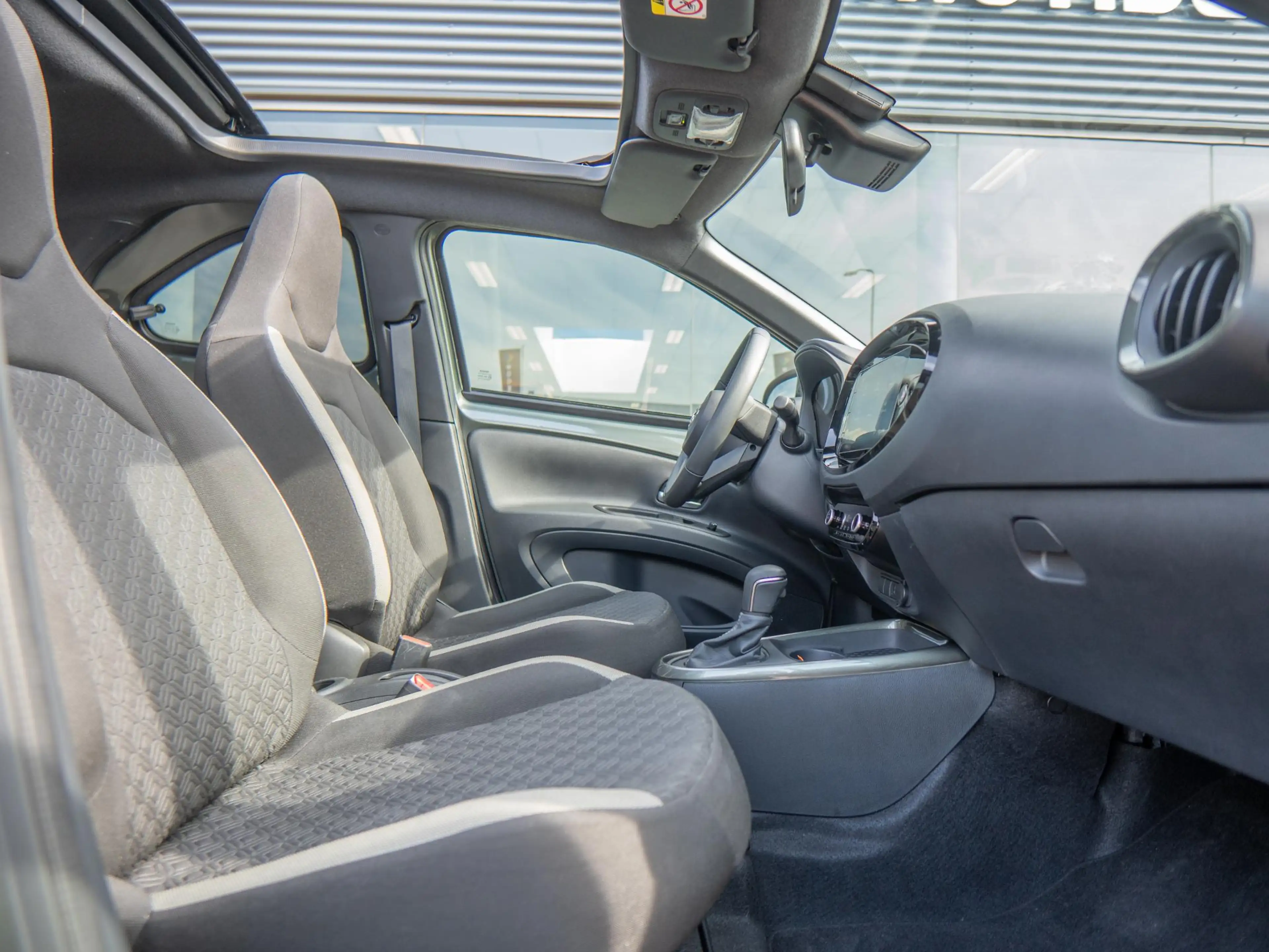 Toyota Aygo X 1.0 VVT-i S-CVT Pulse | Nette staat | Dealer onder — photo 30