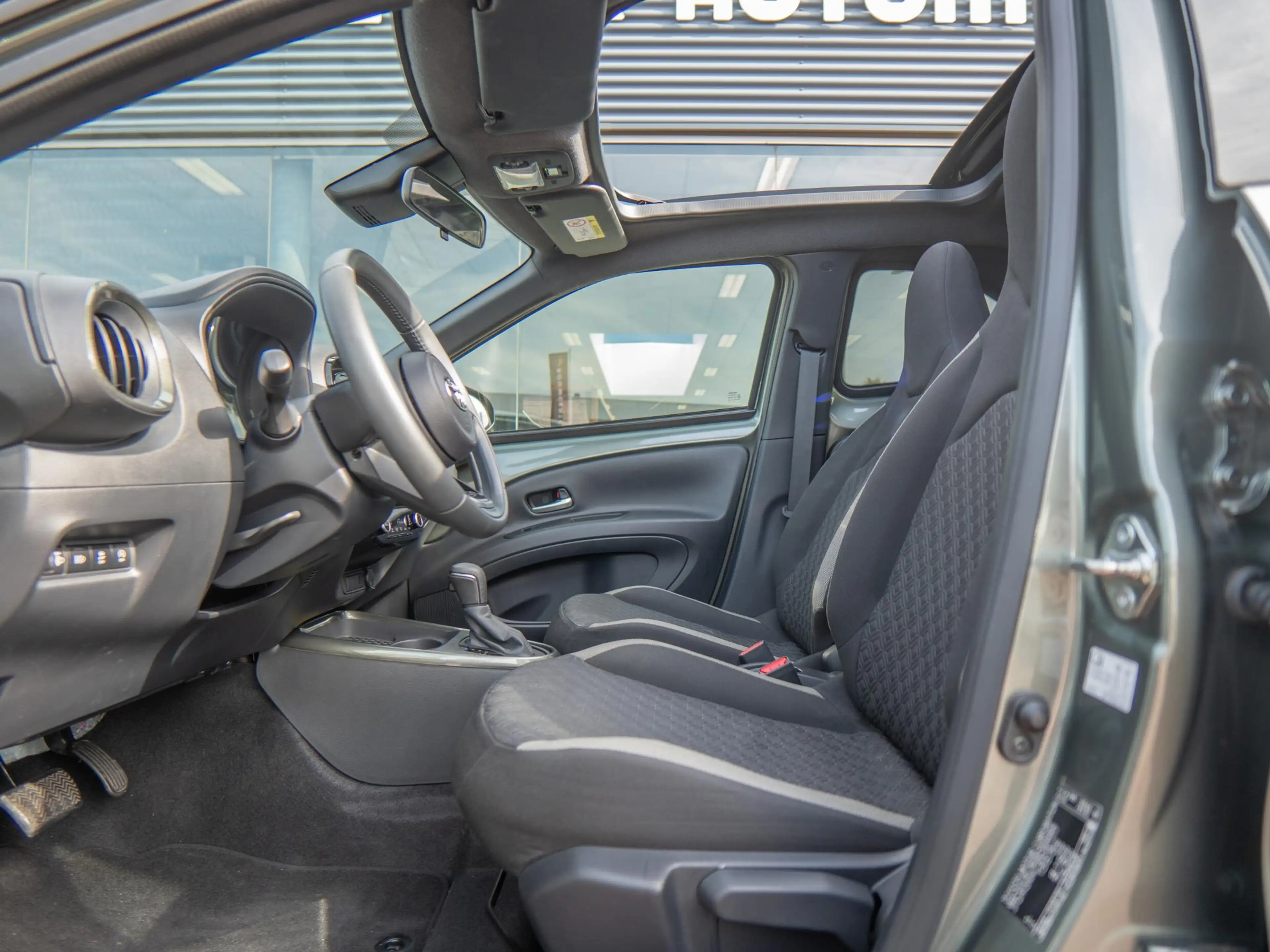 Toyota Aygo X 1.0 VVT-i S-CVT Pulse | Nette staat | Dealer onder — photo 18