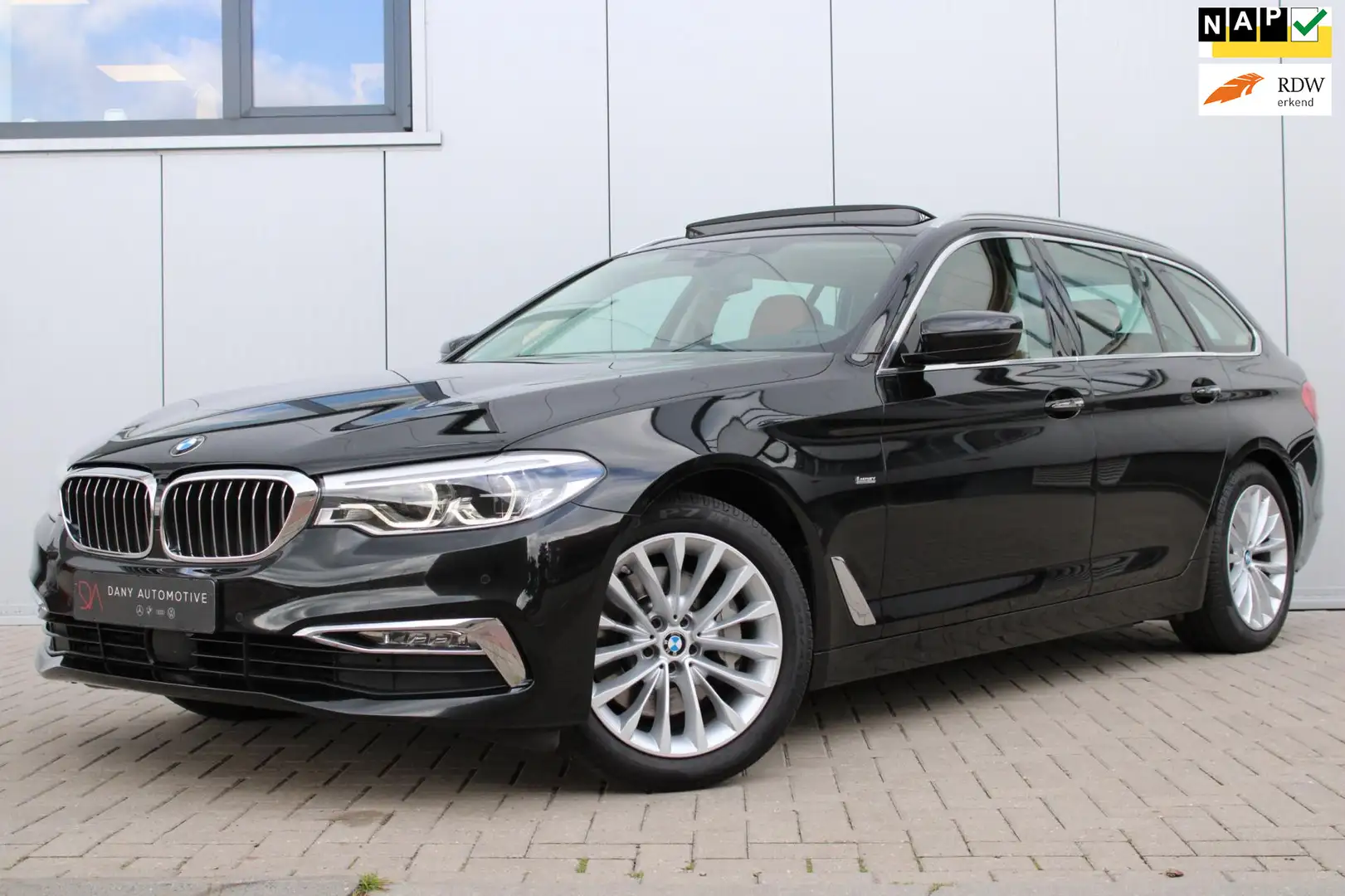 BMW 530 5-serie Touring 530i xDrive Luxury I PANO I ACC I Noir - 1