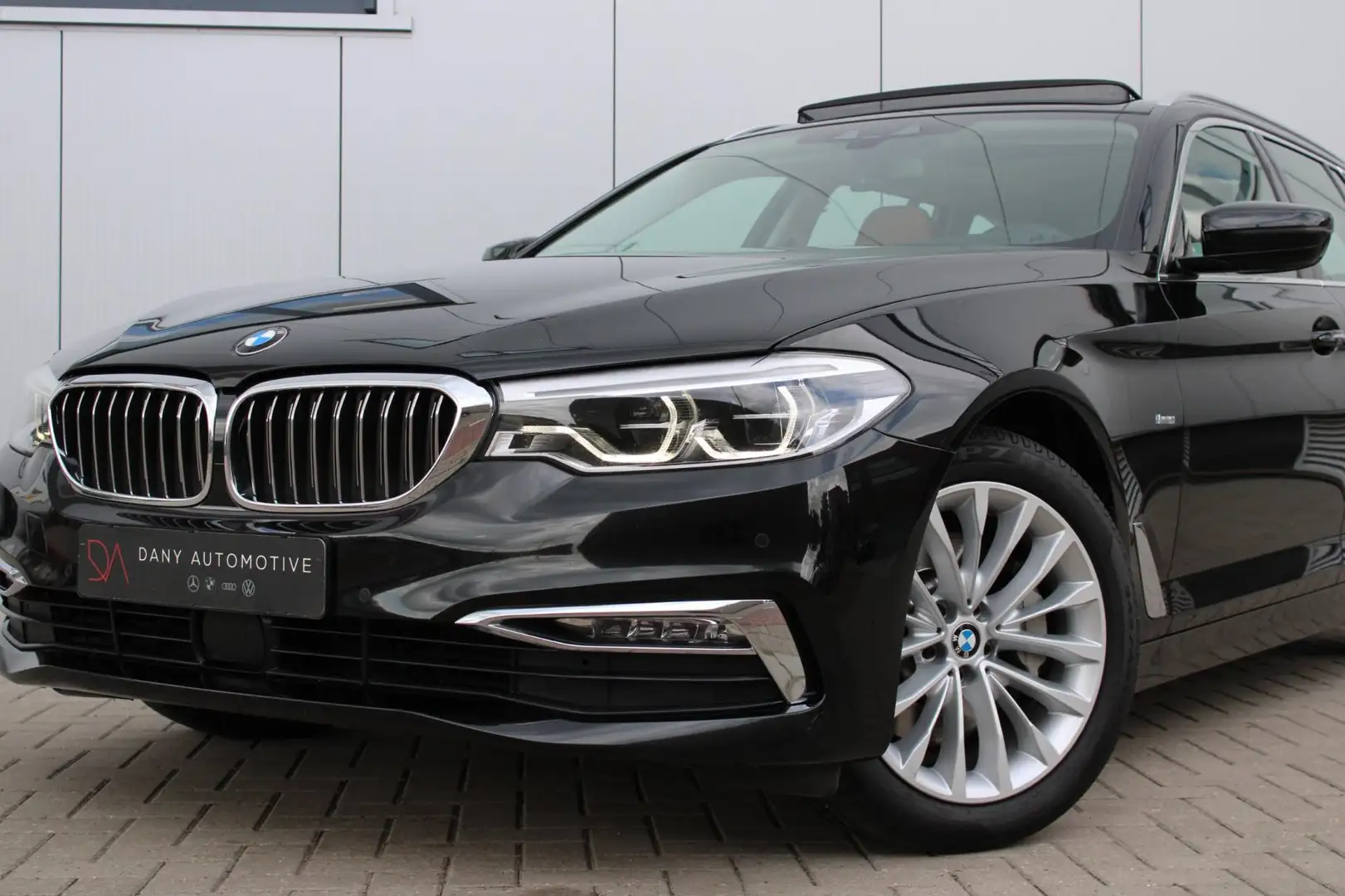 BMW 530 5-serie Touring 530i xDrive Luxury I PANO I ACC I Noir - 2