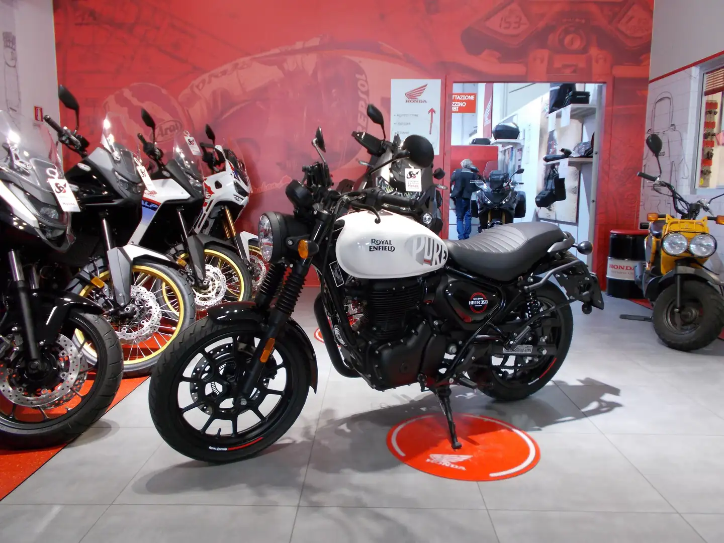 Royal Enfield HNTR 350 Alb - 2