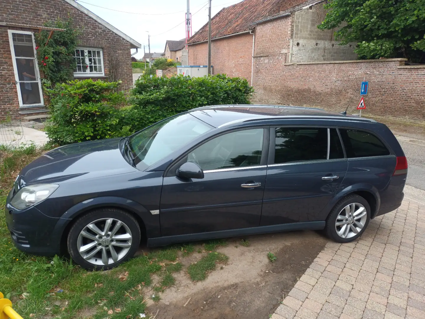 Opel Vectra 1.9 DT CDTi Comfort - 1