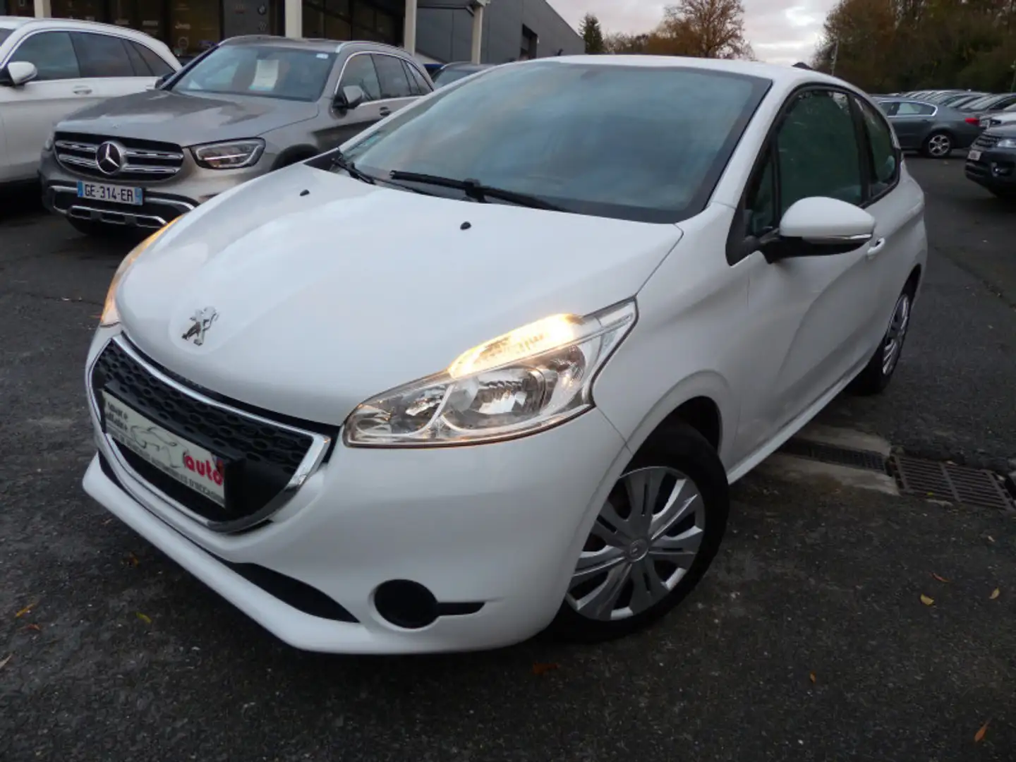 Peugeot 208 1.2 VTI ACTIVE 5P Blanc - 1