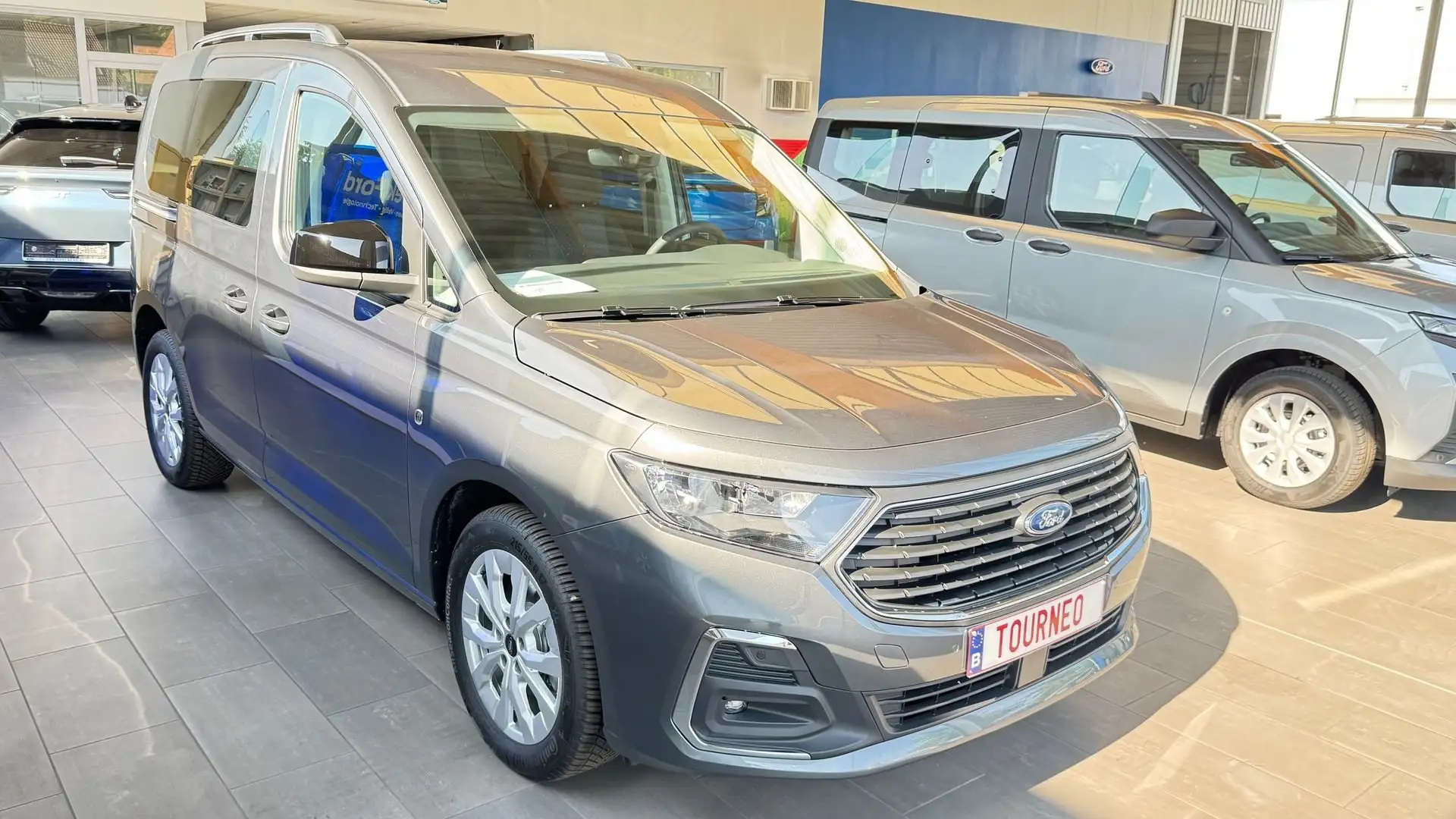 Ford Tourneo Connect Ecoboost Titanium AUT - 1