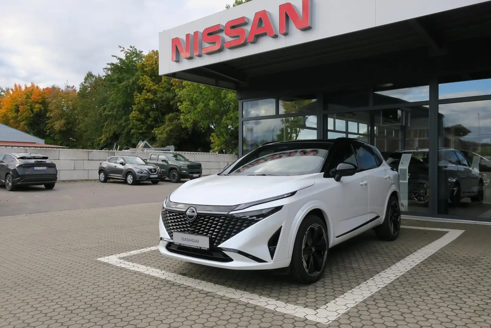 Nissan Qashqai N-DESIGN 1.5 VC-T e-POWER KOMFORT PLUS Weiß - 1