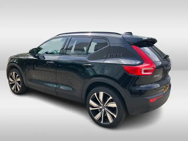 Volvo XC40 view 5