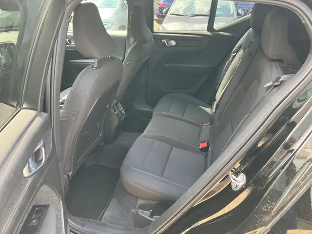 Volvo XC40 view 7