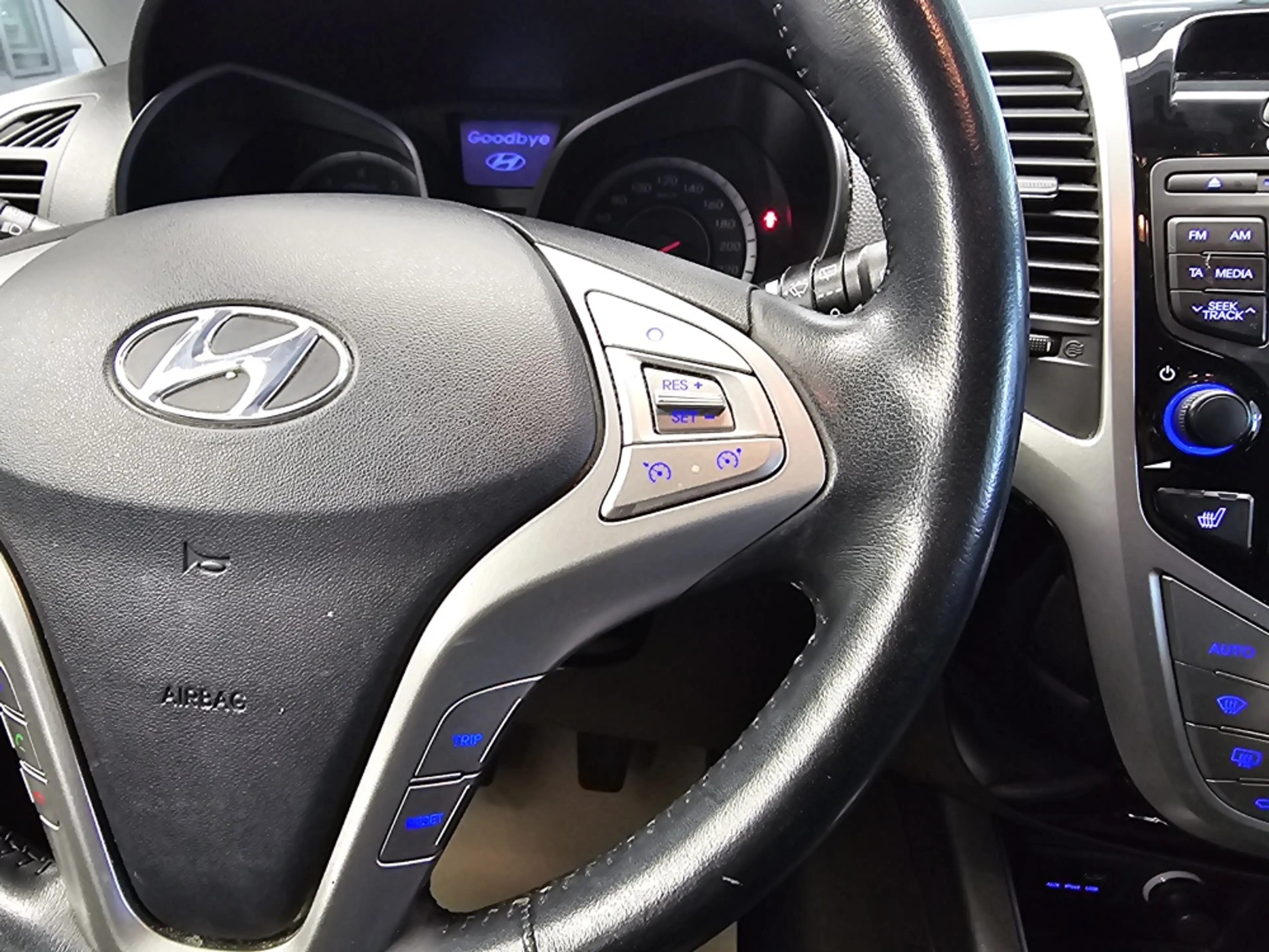 Hyundai iX20 — photo 12