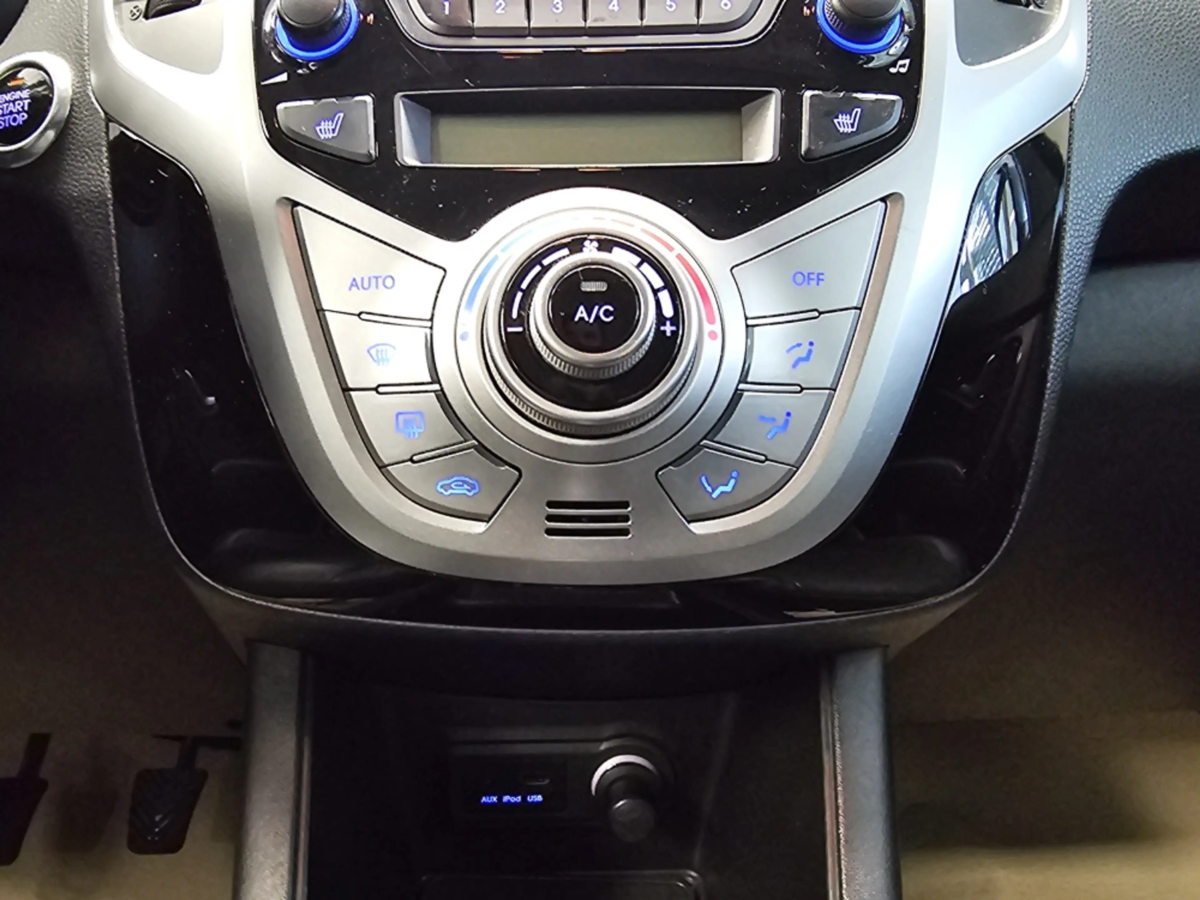 Hyundai iX20 — photo 10