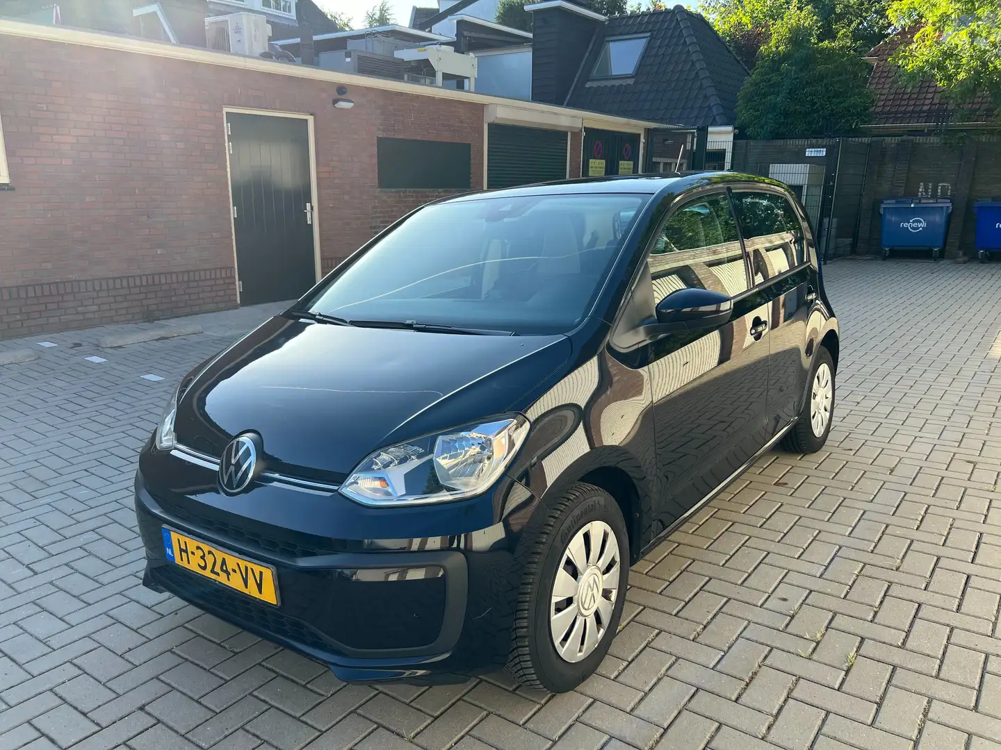 Volkswagen up! 1.0 BMT | 2020 | 179.372 km | APK juni 2026 Zwart - 1