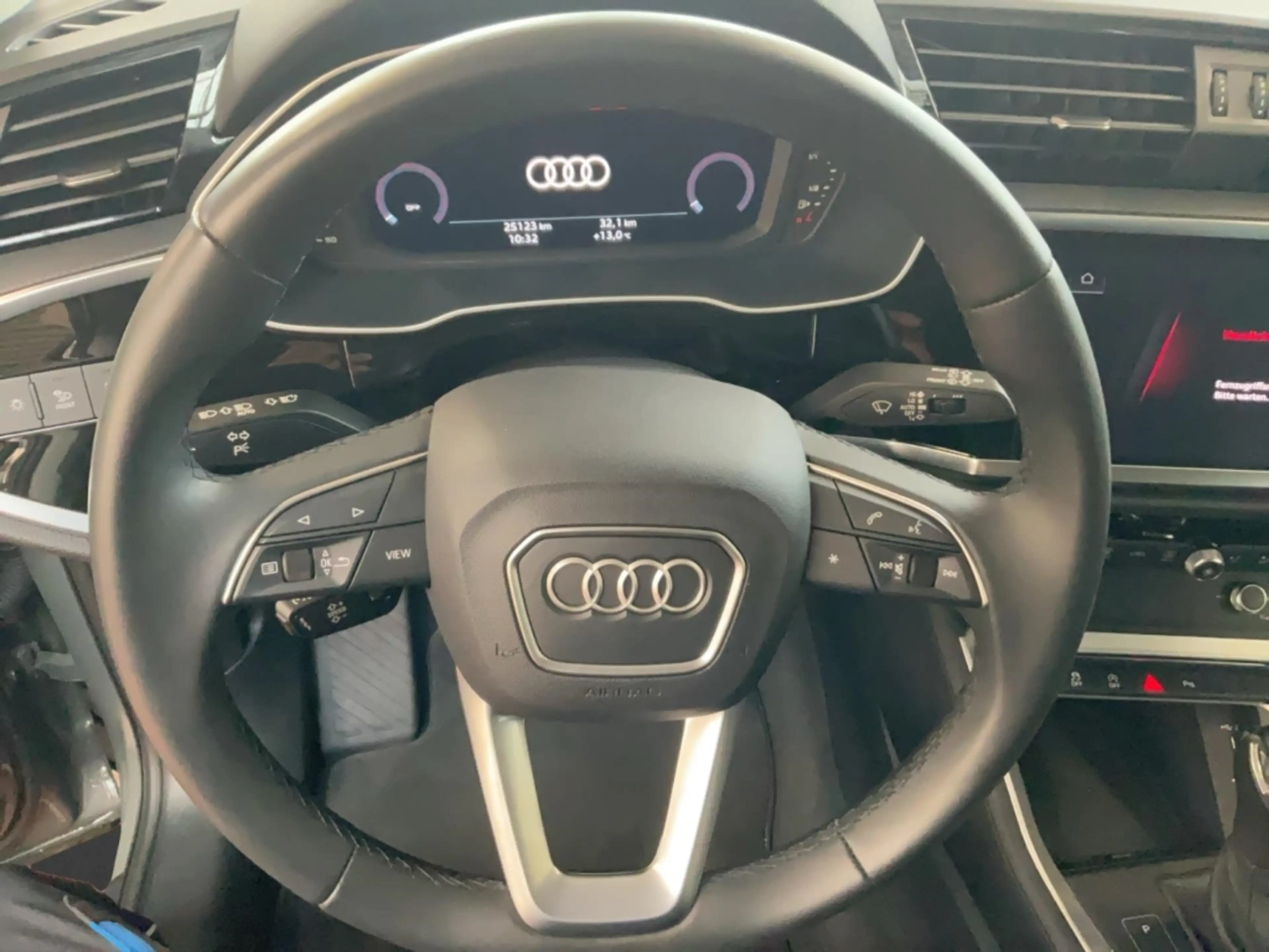 Audi Q3 35 1.5 TFSI Alu LED APS Smart.-Interface Sitzh. — photo 9