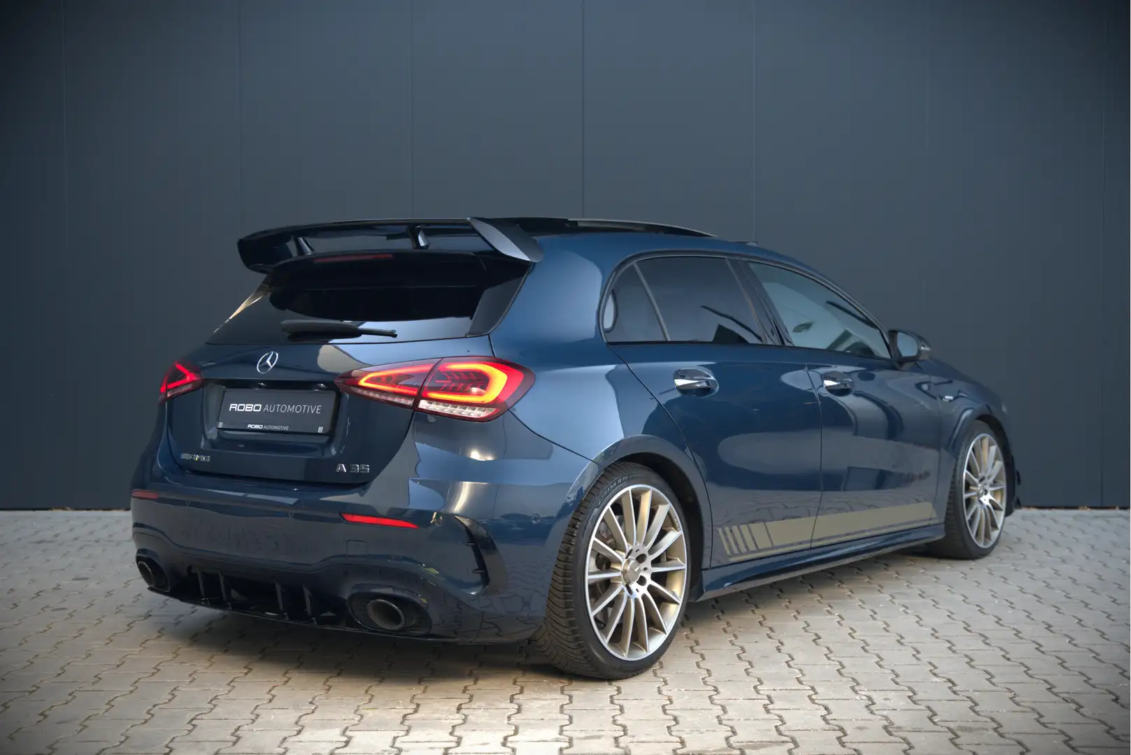 Mercedes-Benz A 35 AMG 4MATIC Edition 1 | Panoramadak | Burmester | AMG P Blauw - 2