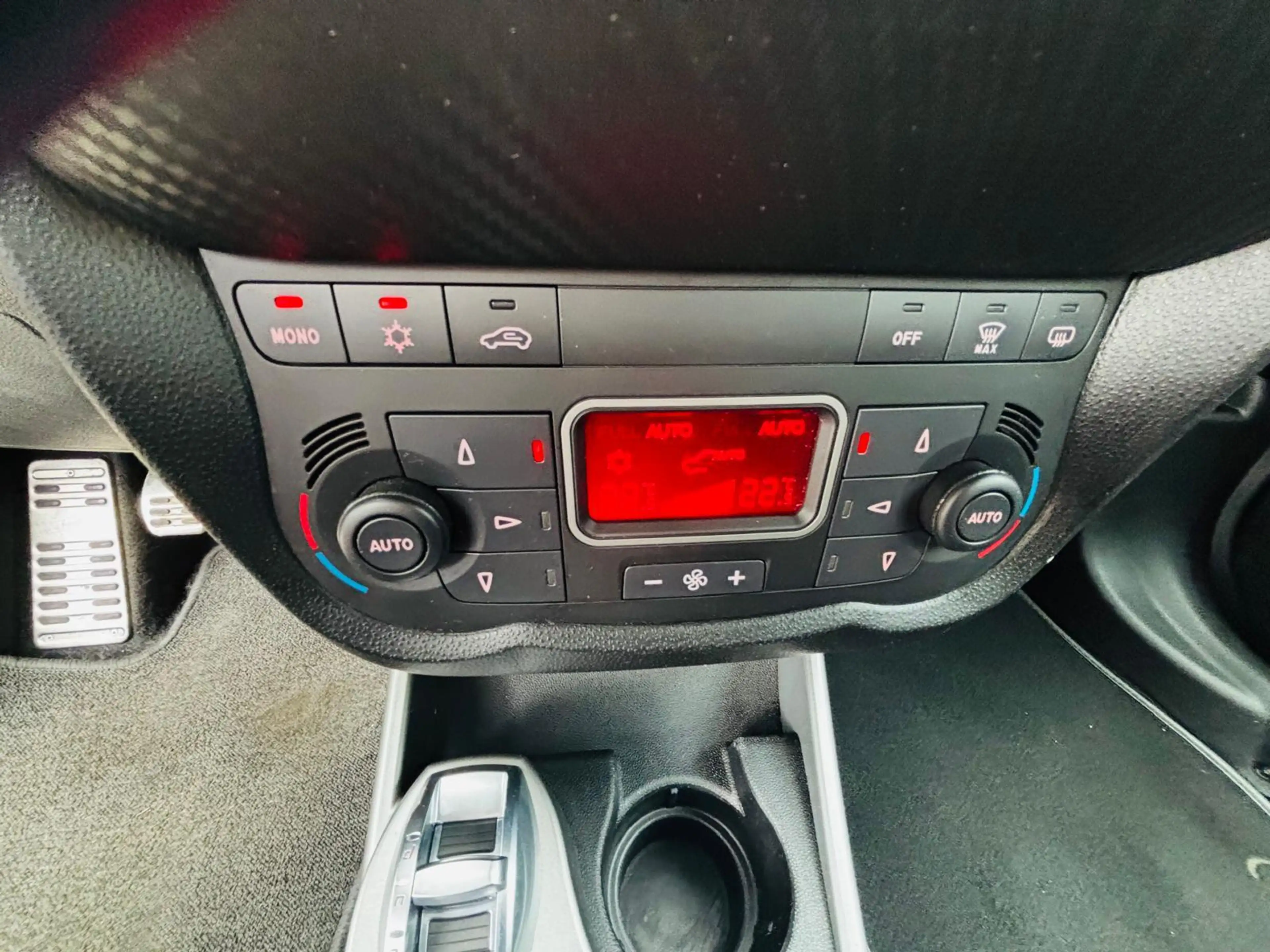 Alfa Romeo MiTo 0.9 TwinAir Esclusivo| AIRCO|4x All-Season | LMvl. — photo 13
