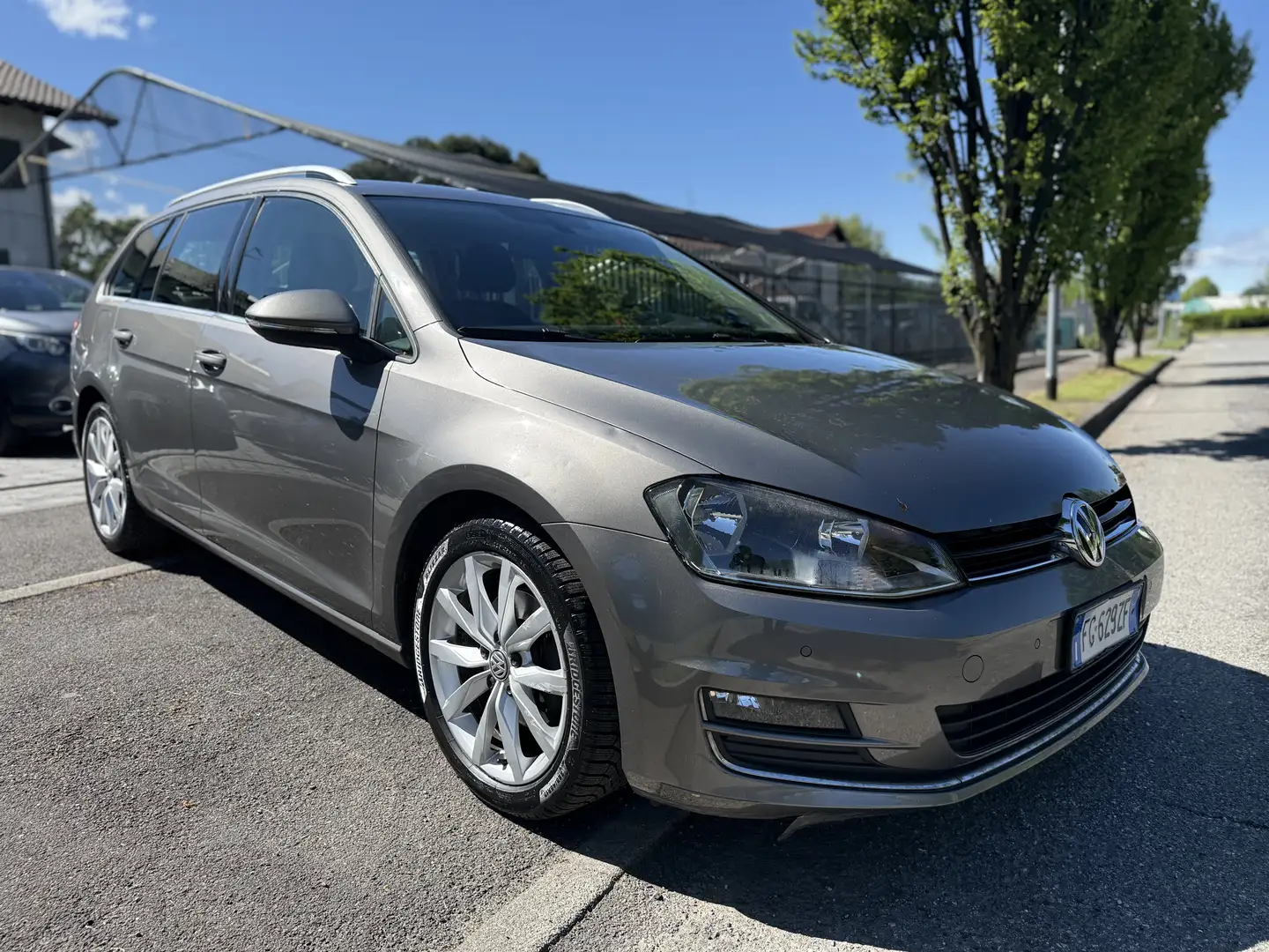 Volkswagen Golf Variant 1.6 tdi Executive 110cv Grandinata Grigio - 1