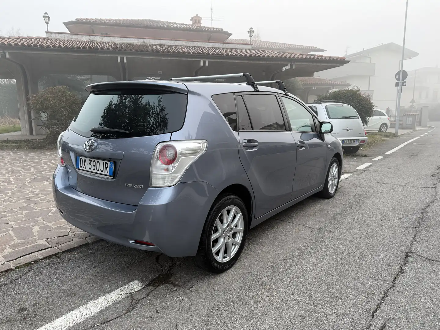 Toyota Verso 2.0 gasolio 7 Posti Grigio - 1