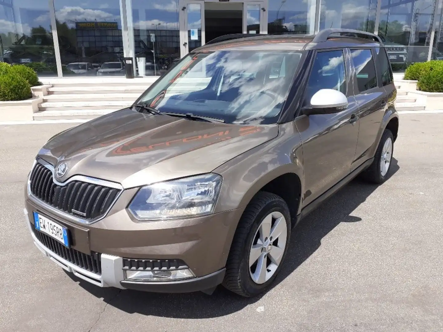 Skoda Yeti 1.6 TDI CR 105CV 1°PROP-GARANZIA-KM CERTIFIC Bronzo - 2