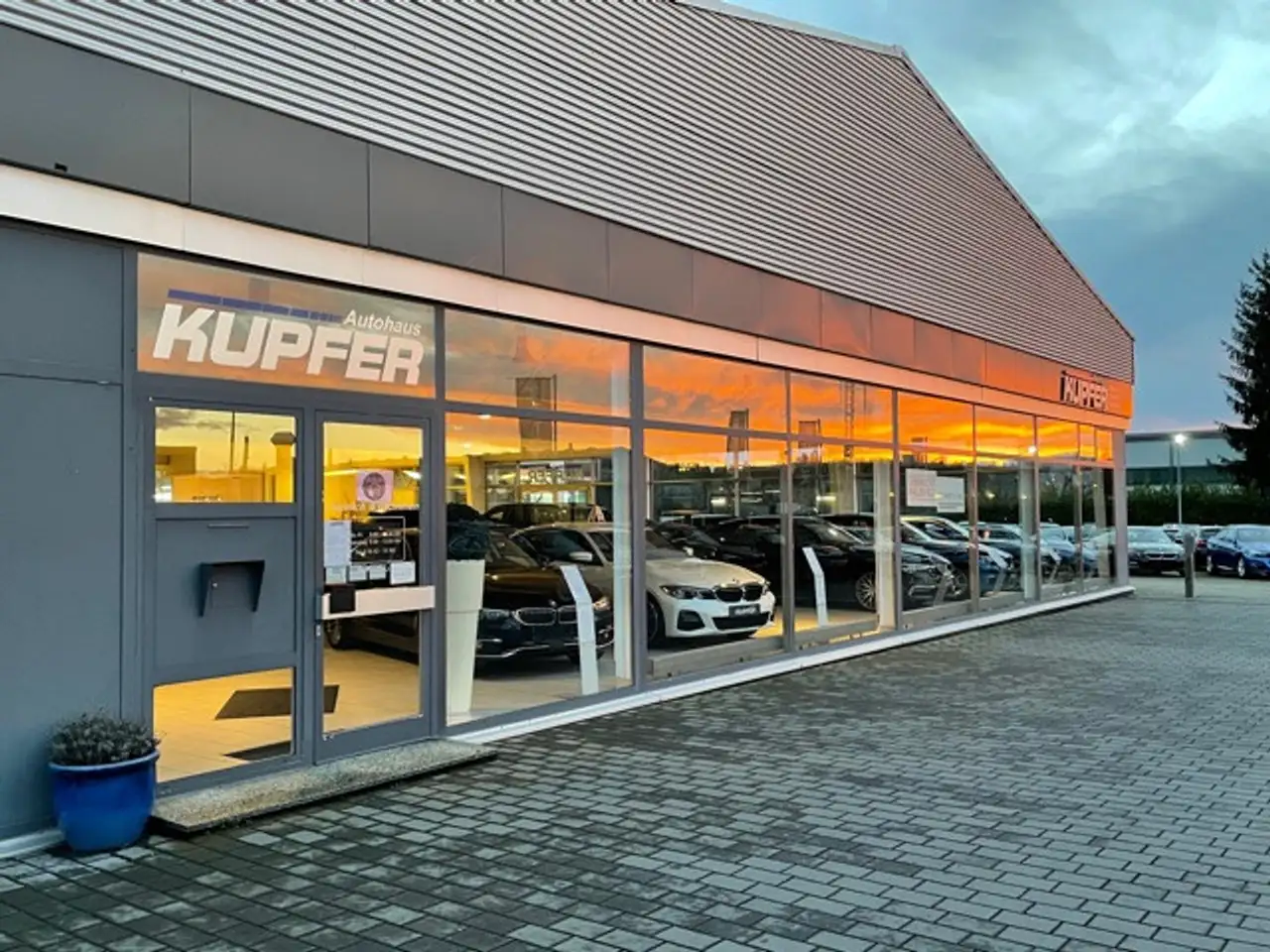 BMW 318 i Tour M Sportp. AHK°ACC*Ad.LED°el.Sitze°18, миниатюра 19