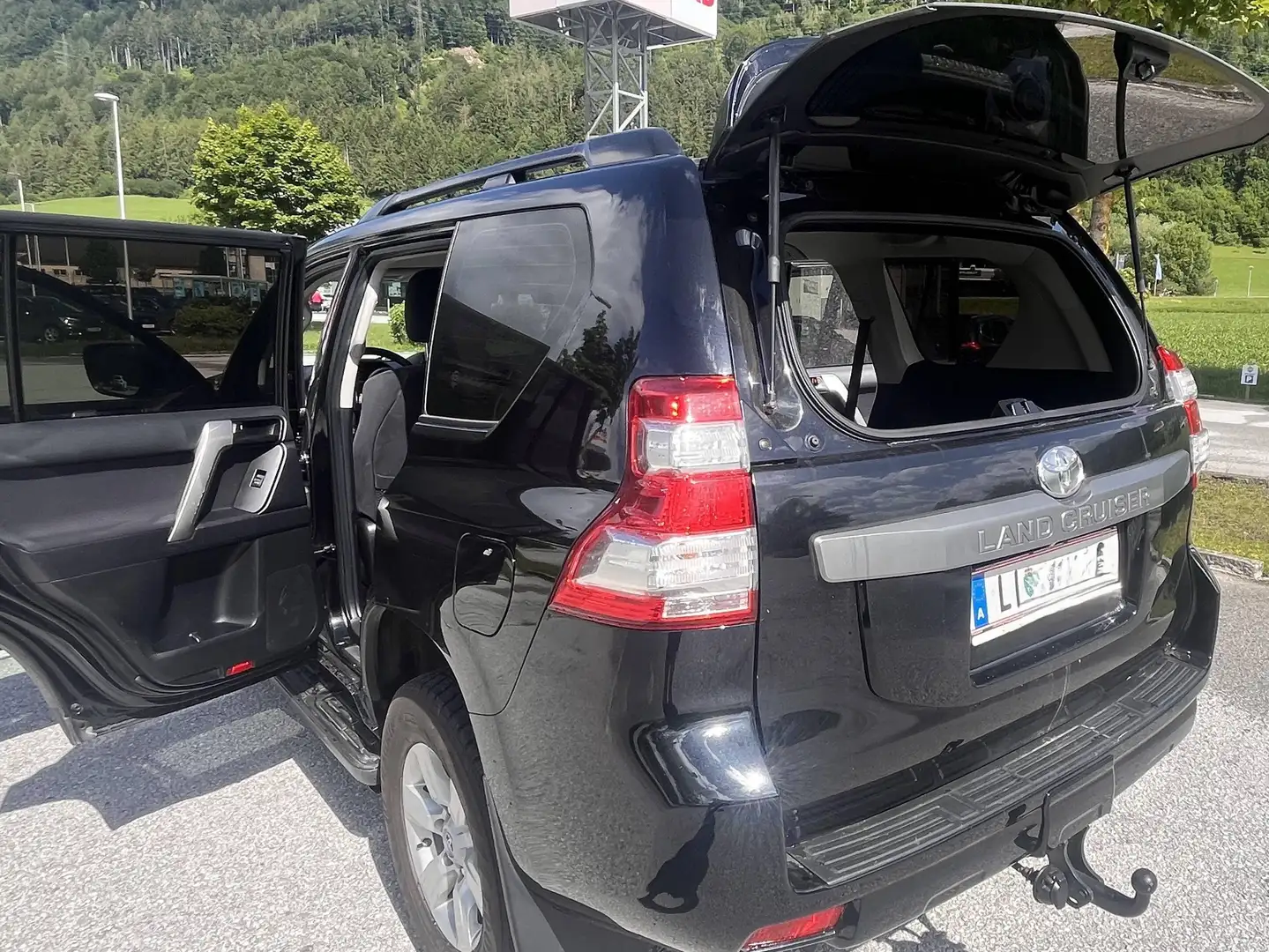 Toyota Land Cruiser Landcruiser 300 3,0 D-4D 4WD Aut. Schwarz - 2