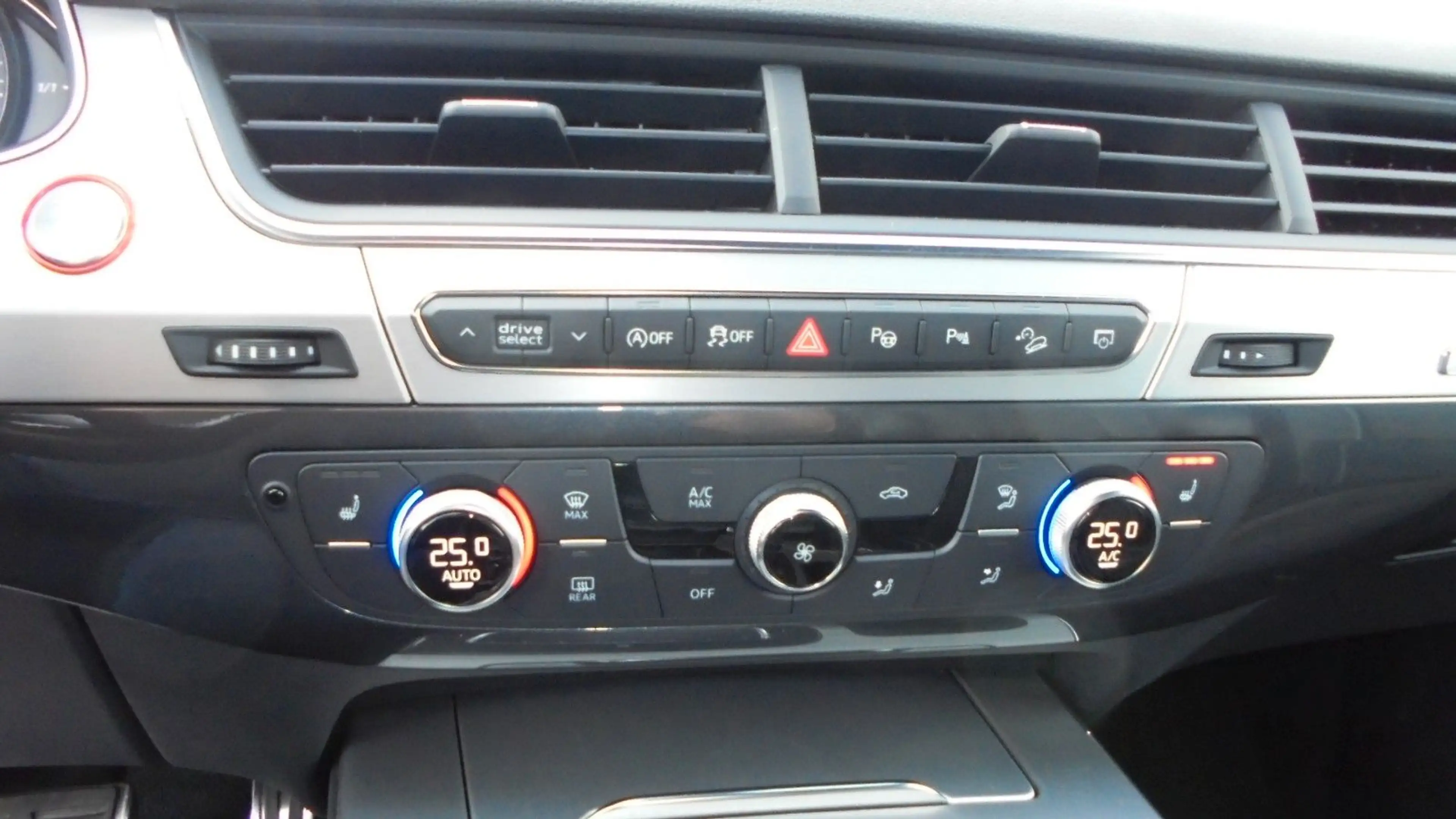 Audi SQ7 4.0 TDI quattro,Head UP, Navi, AHZV, 7-Sitze — photo 12