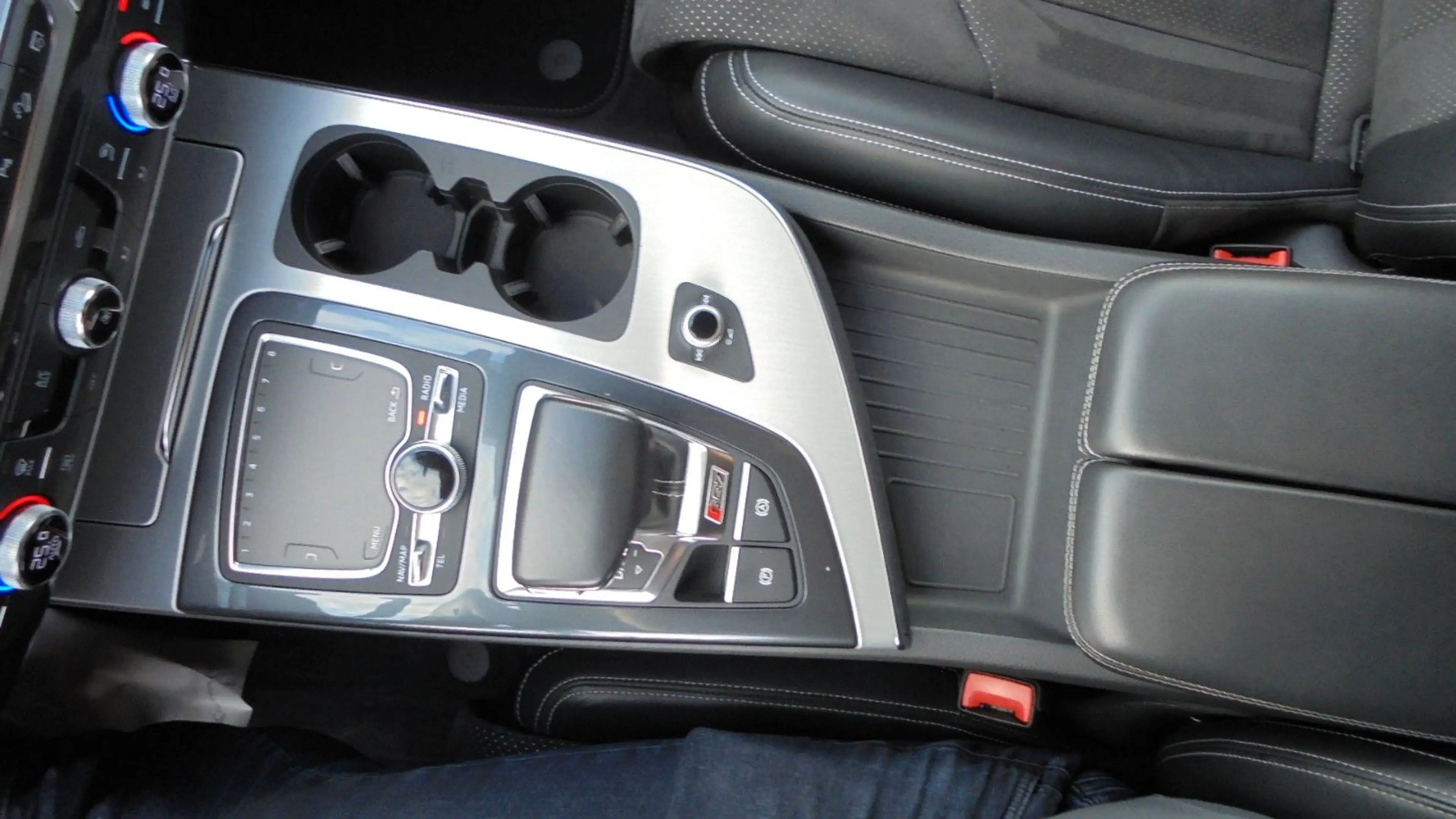 Audi SQ7 4.0 TDI quattro,Head UP, Navi, AHZV, 7-Sitze — photo 13