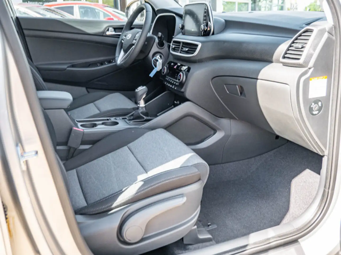 Hyundai TUCSON 1.6 Advantage Mild-Hybrid 2WD Silber - 2