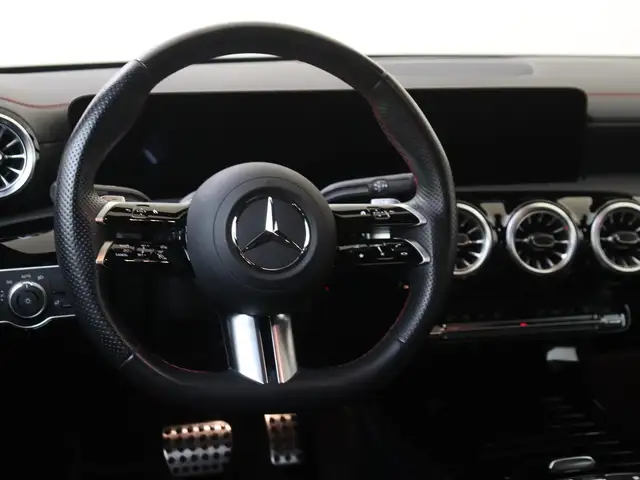 Mercedes-Benz CLA view 10