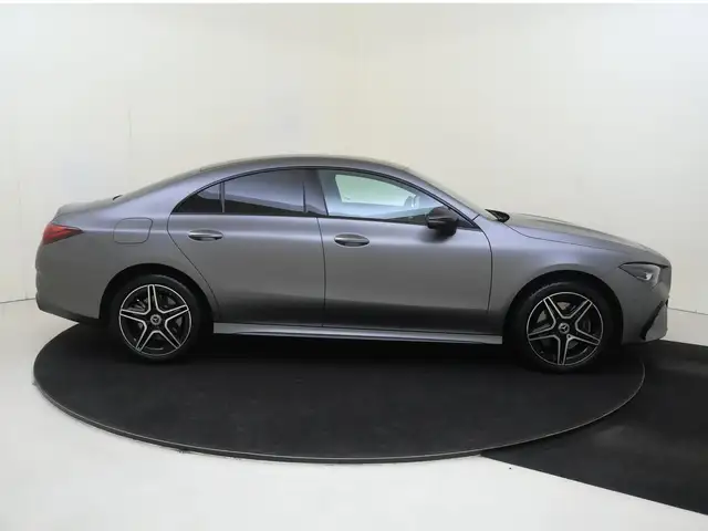 Mercedes-Benz CLA view 9