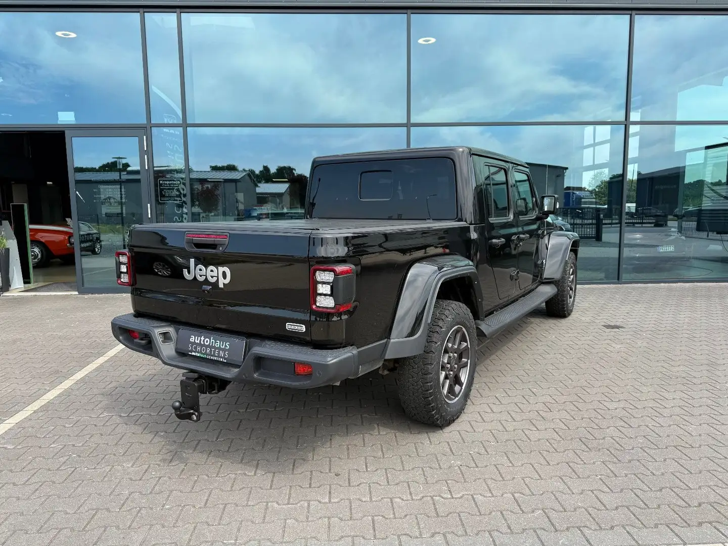 Jeep Gladiator 3.0 V6 Overland *4WD*DIFF*LED*SHZ*AHK* Schwarz - 2