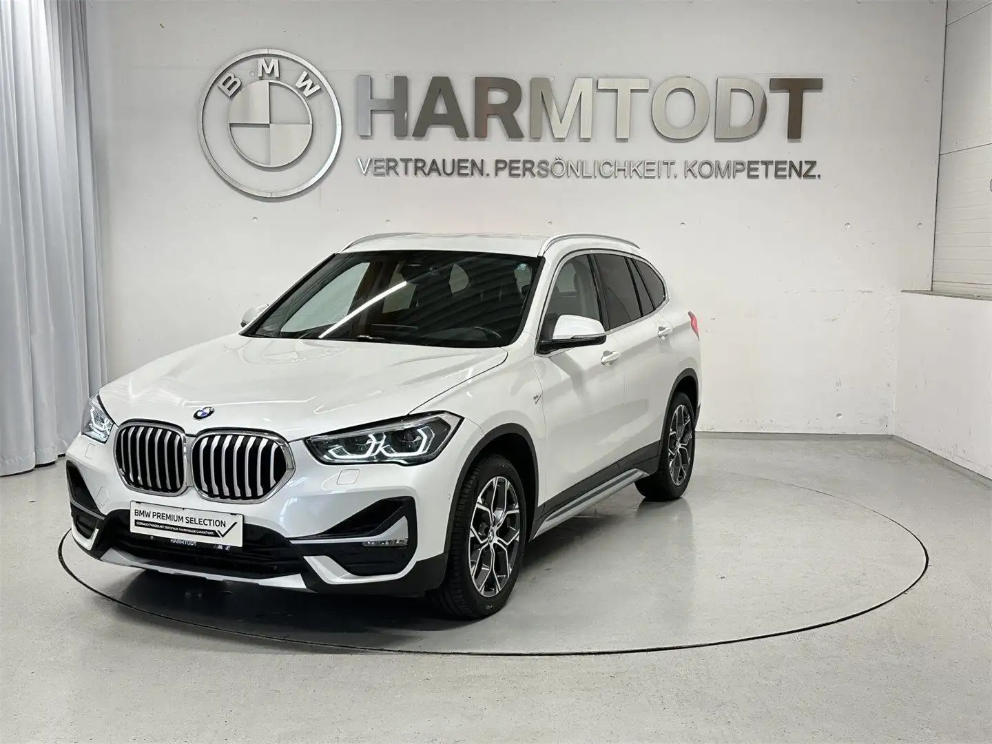 BMW X1 xDrive18d Wit - 1