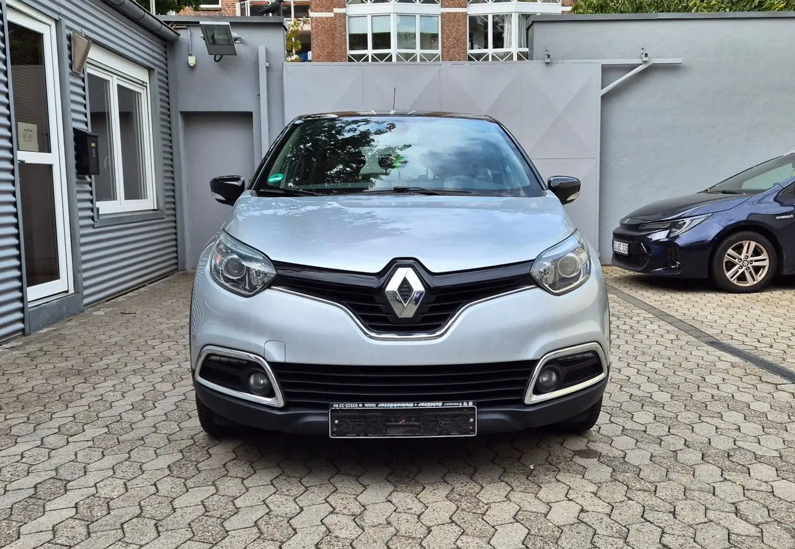 Renault Captur Luxe 1.5 dCi Automatik, Navi,Kam,LED,Alu Grau - 2