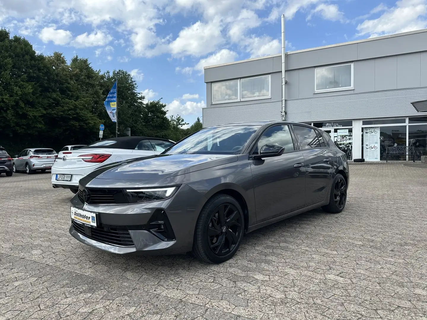 Opel Astra GS NAVI/SHZ+LHZ/PDC vo+hi+360Cam Gris - 1