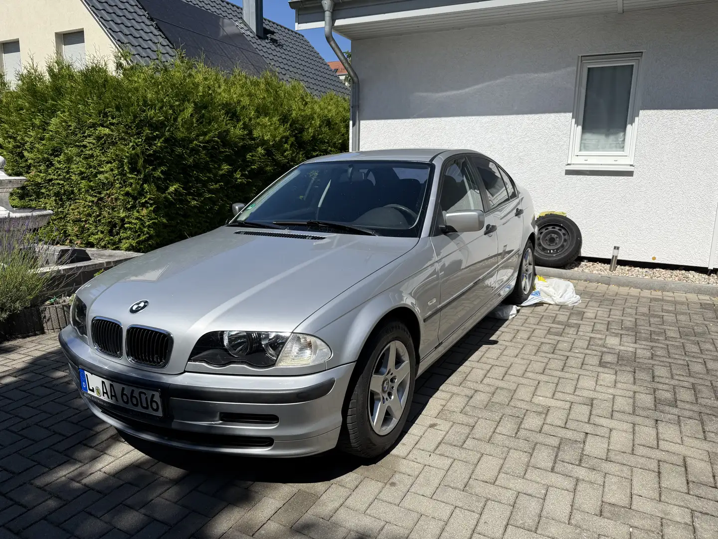 BMW 318 Super Zustand Geringe Kilometerleistung - 1