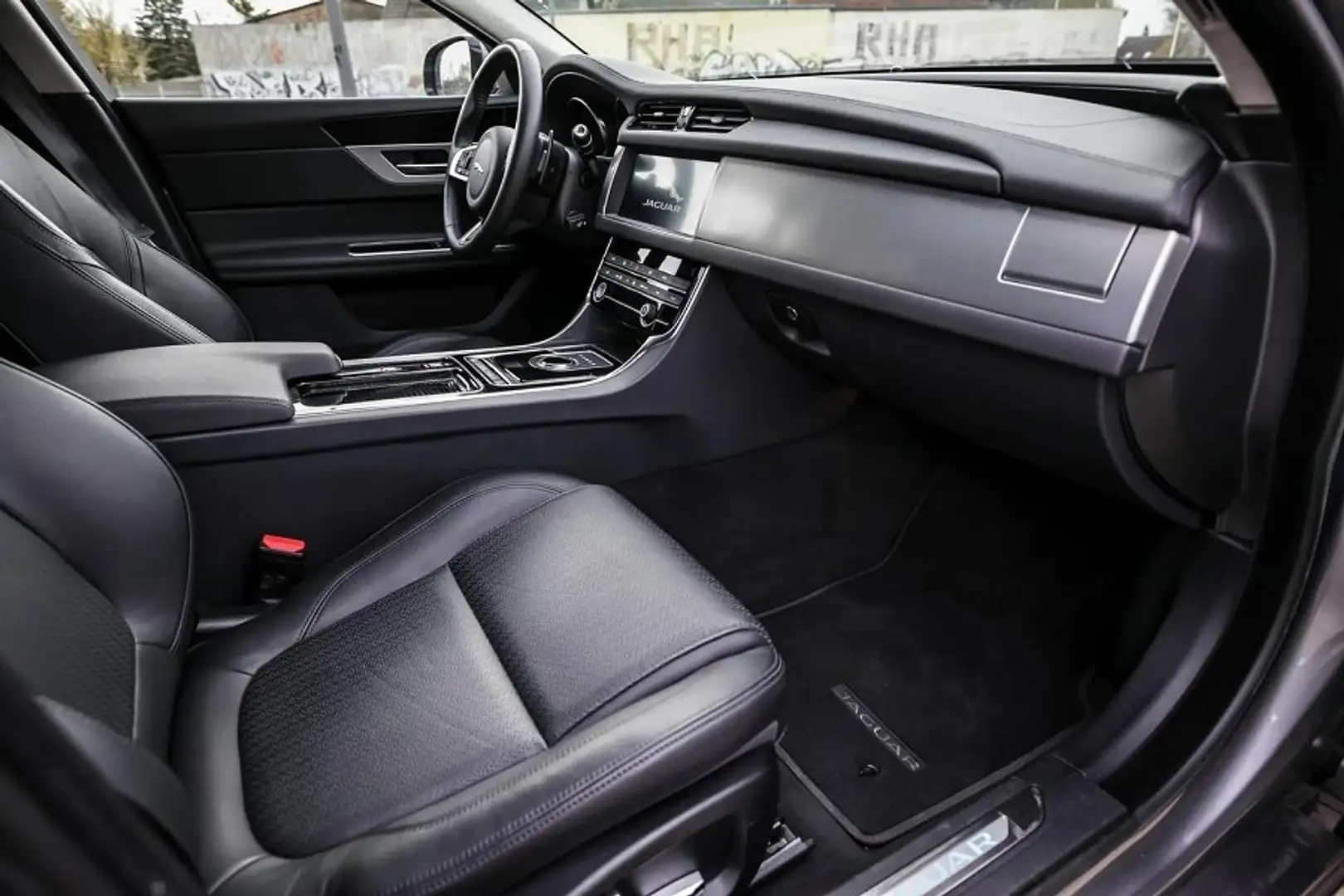 Jaguar XF (260) 20d AWD Grigio - 1