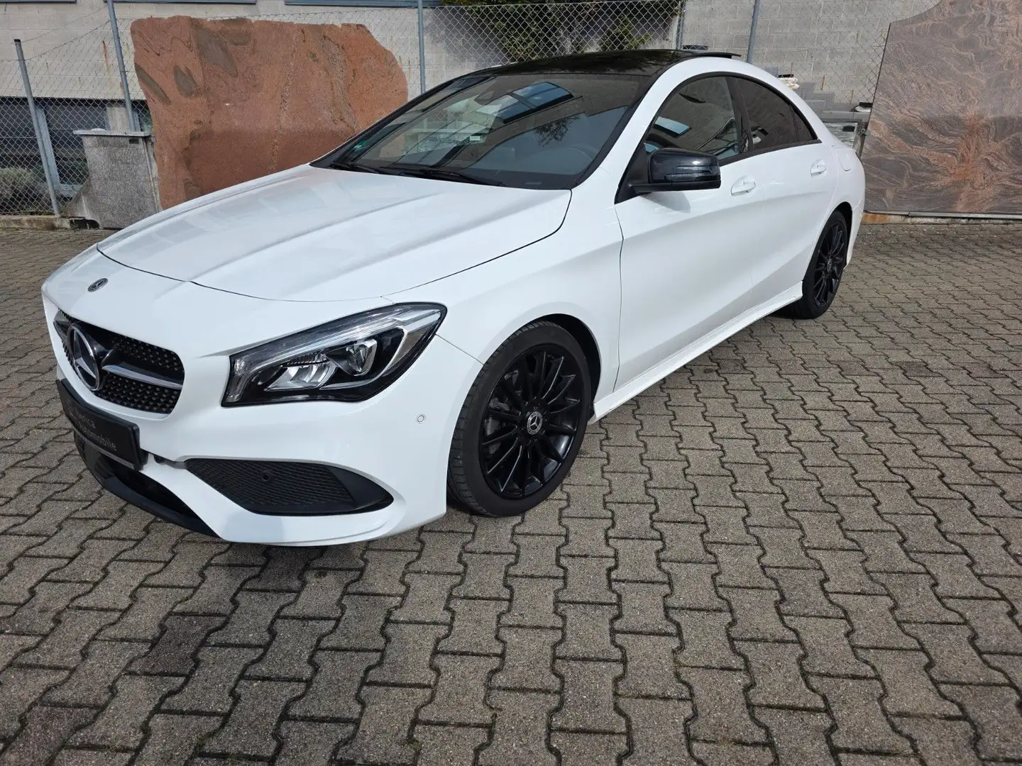 Mercedes-Benz CLA 200 d Edition*AMG*PANORMA*ACC*XENON Blanc - 1