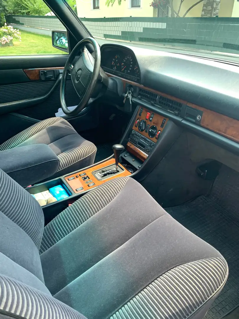 Mercedes-Benz 300 SE Noir - 2