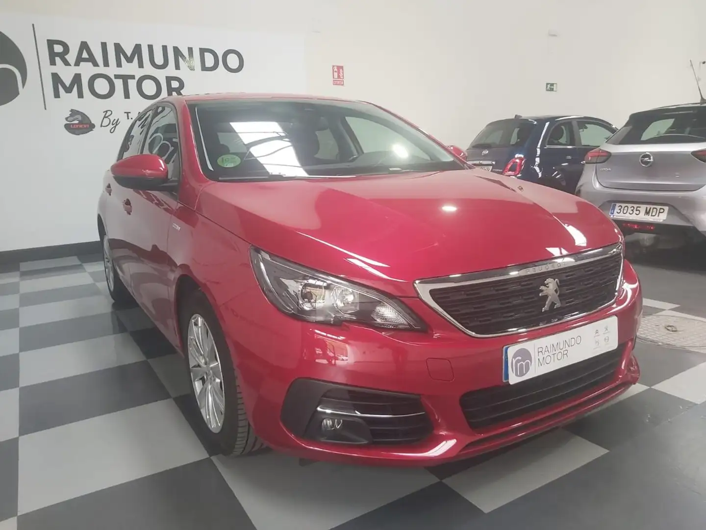 Peugeot 308 1.5BlueHDi S&S Style 130 Rouge - 2