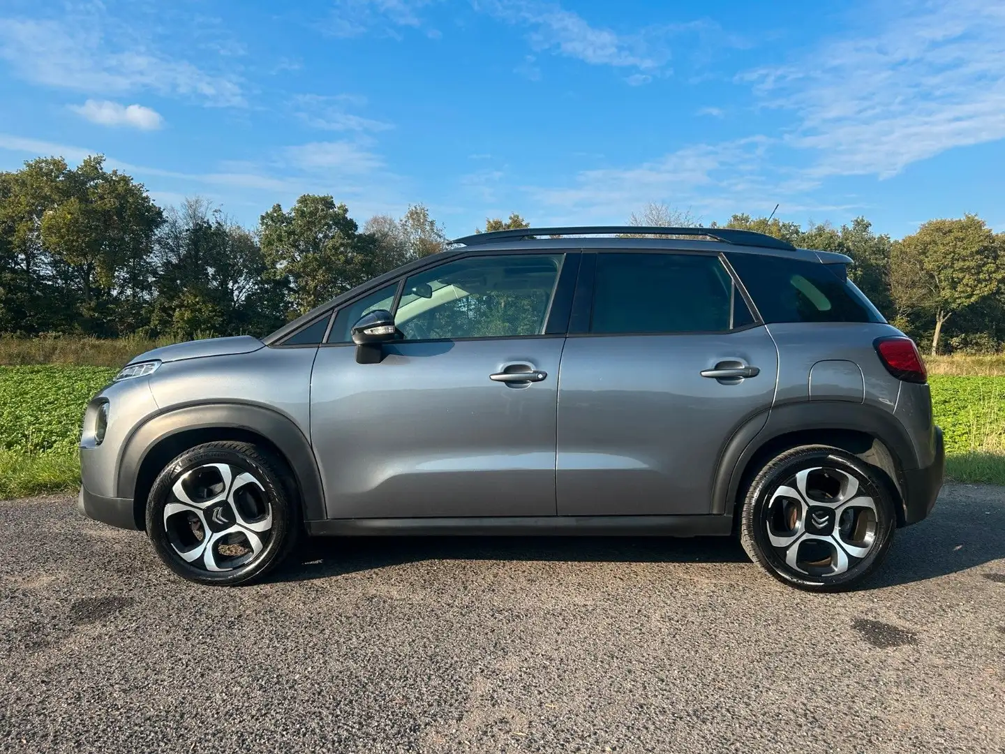 Citroen C3 Aircross Shine 1.2 PureTech Klimaauto Pano Grijs - 2