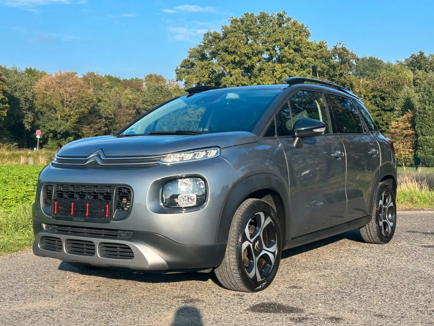 Citroen C3 Aircross Shine 1.2 PureTech Klimaauto Pano Grijs - 1