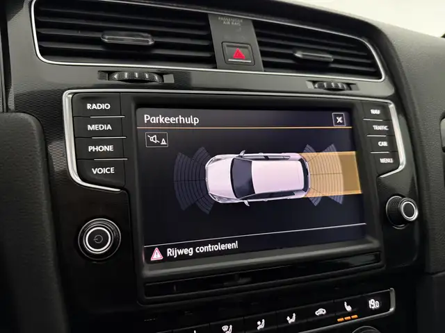 Volkswagen Golf view 19